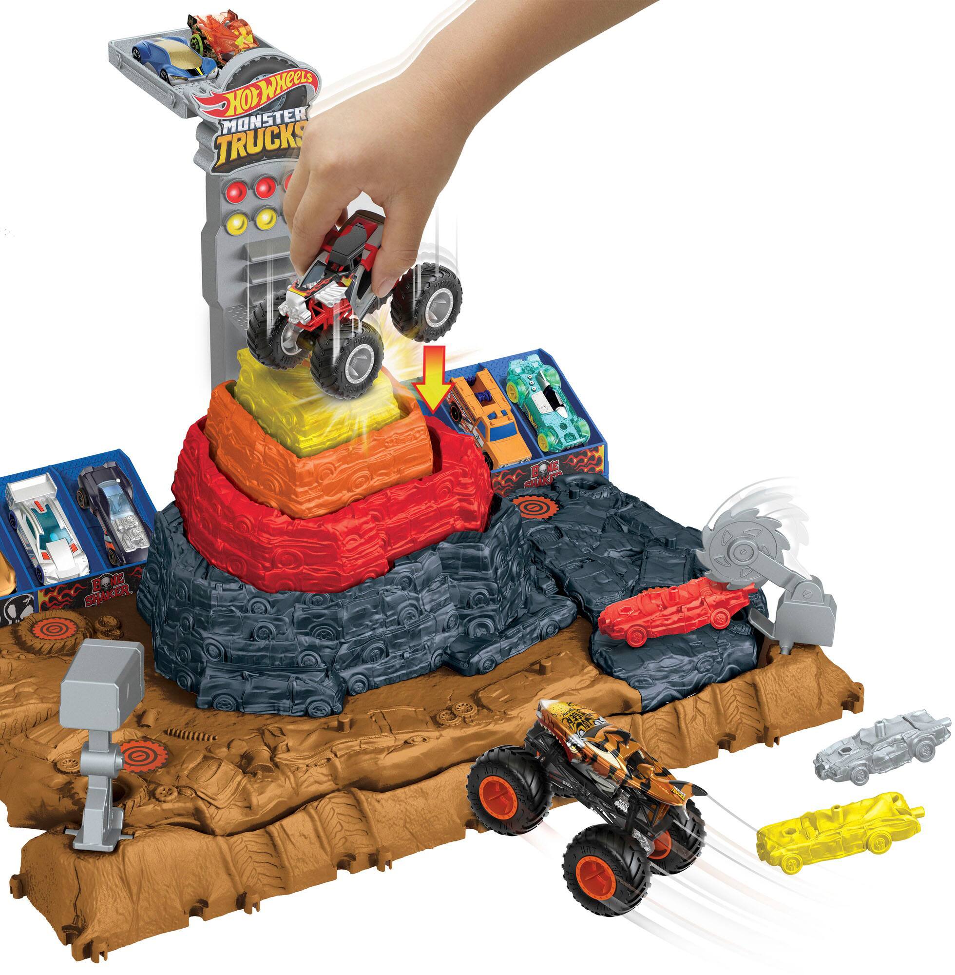 Hot Wheels Monster Trucks Arena Smashers & Truck Set w/2 Free