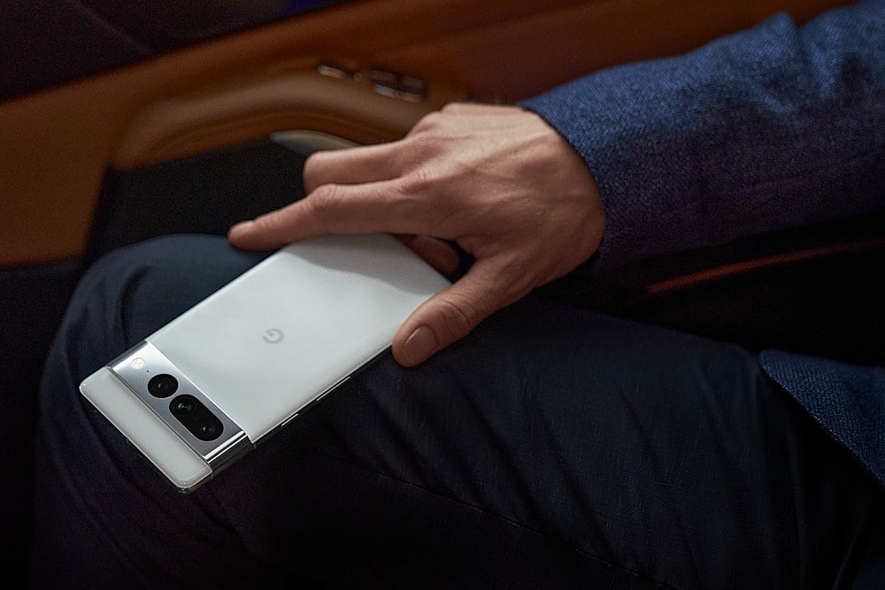 Alt View 11. Google - Geek Squad Certified Refurbished Pixel 7 Pro 128GB (Unlocked) - Snow.