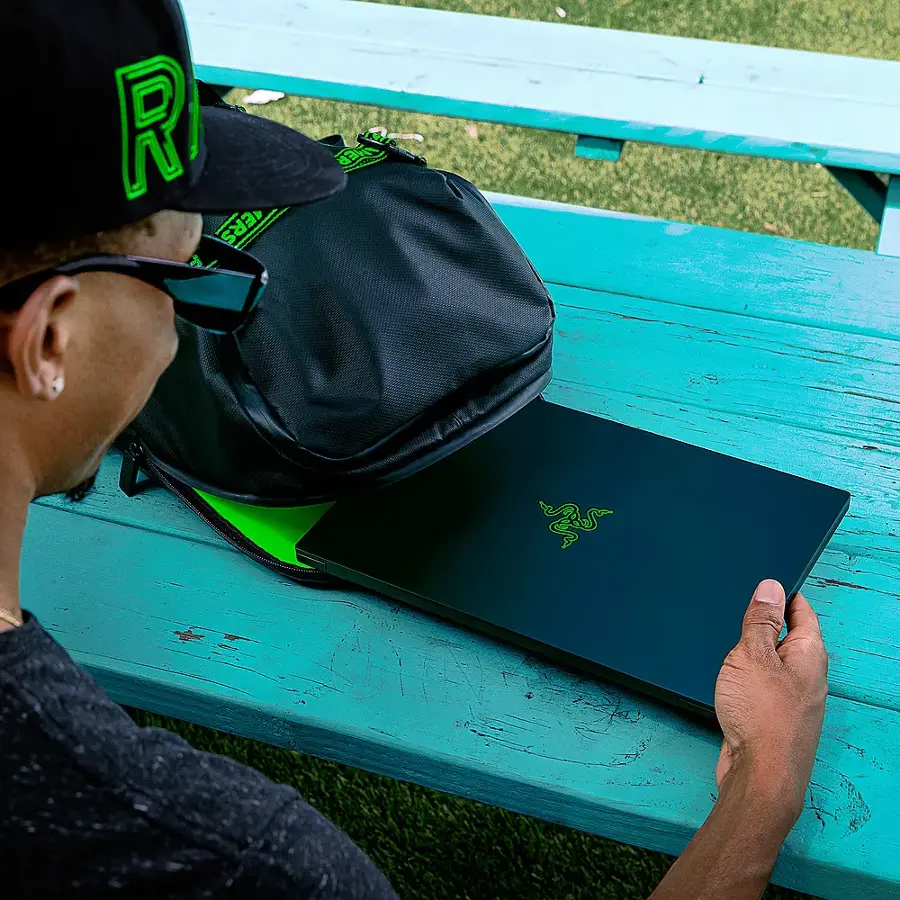 Alt View 14. Razer - Blade 14 - 14" Gaming Laptop - QHD 240Hz -AMD Ryzen 9 7940HS - NVIDIA GeForce RTX 4060 -16GB  RAM - 1TB SSD - Black.