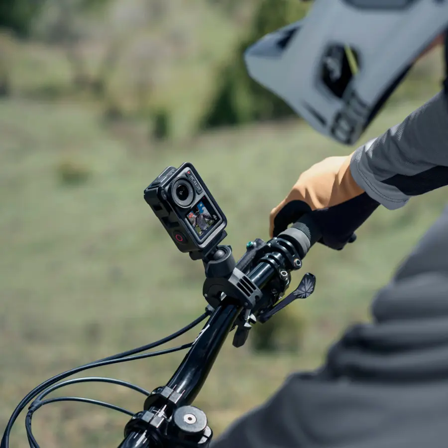 Alt View 19. DJI - Osmo Action 4 4K Action Camera Adventure Bundle - Gray.