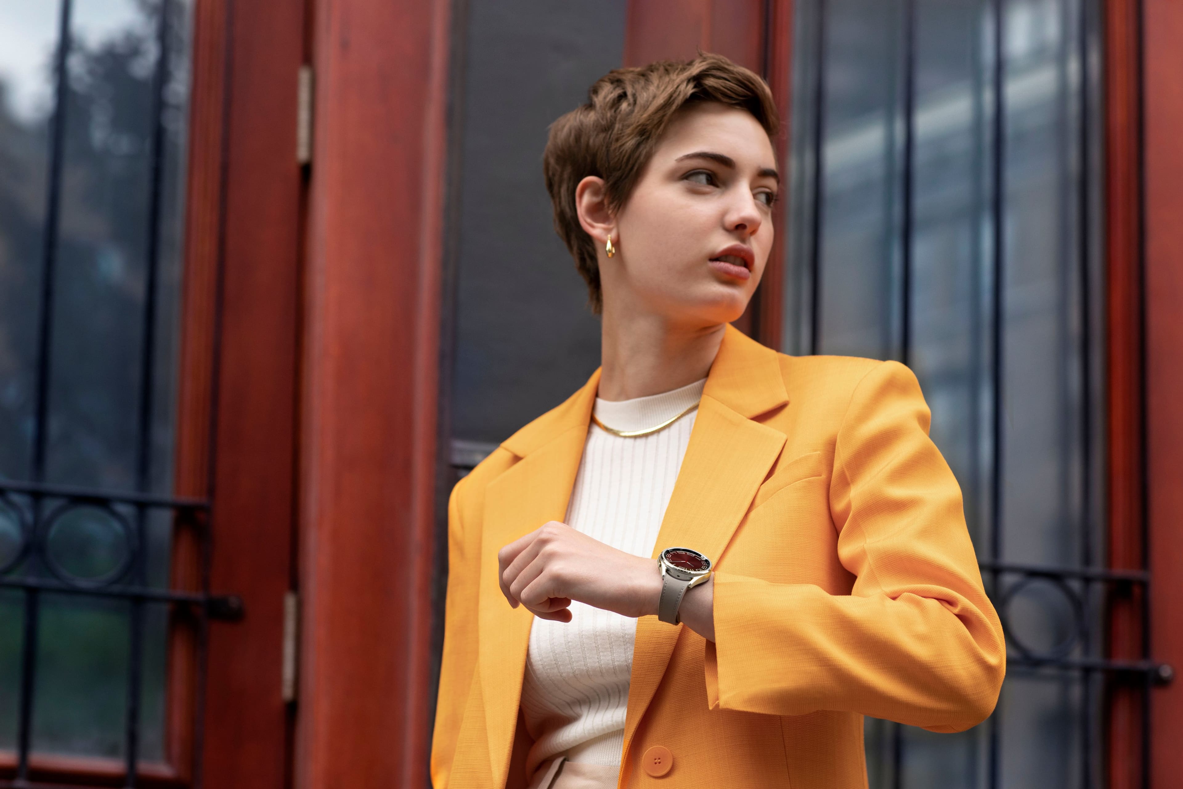 Alt View 22. Samsung - Galaxy Watch6 Classic Stainless Steel Smartwatch 43mm BT - Silver.