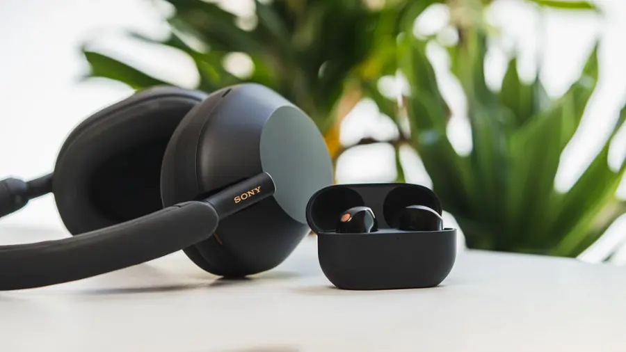 Alt View 14. Sony - WF1000XM5 True Wireless Noise Cancelling Earbuds - Black.