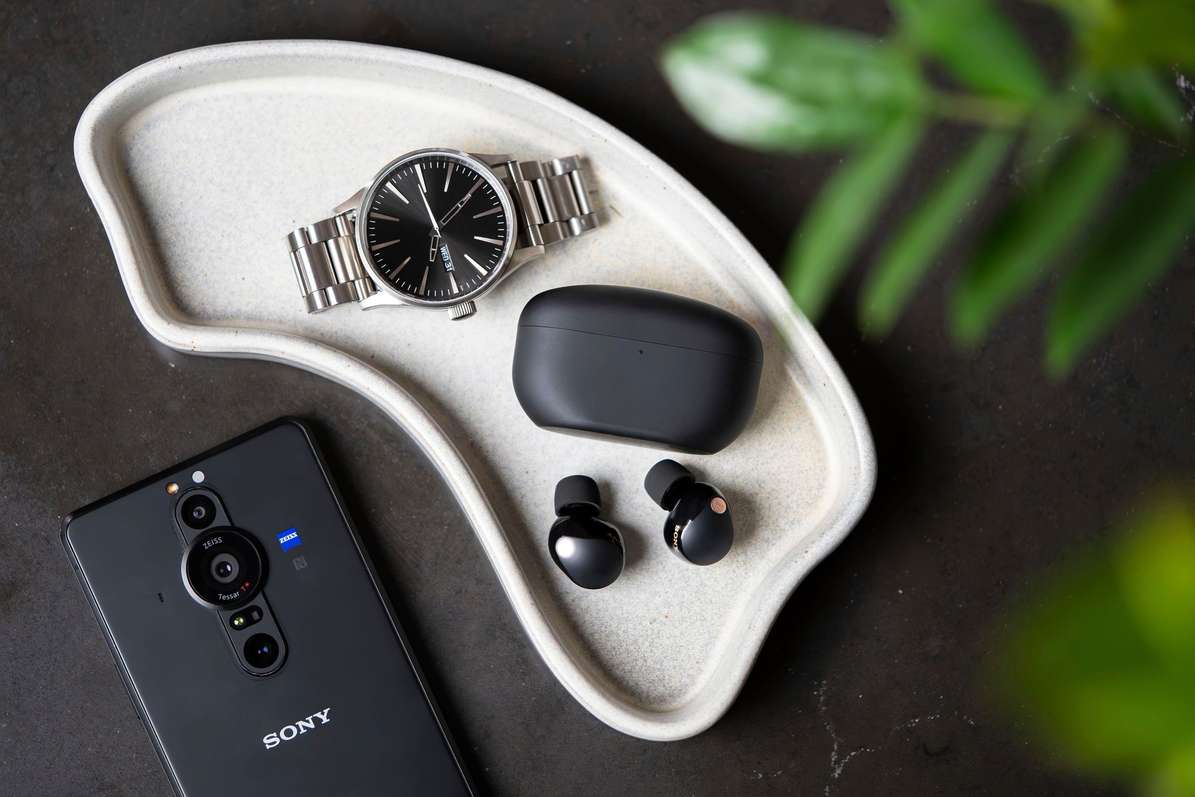 Alt View 15. Sony - WF1000XM5 True Wireless Noise Cancelling Earbuds - Black.