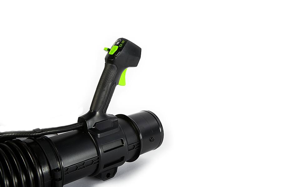 Greenworks 80V 690 CFM 165 MPH Cordless Backpack Leaf Blower with Greenworks 80V 690 CFM 165 MPH Cordless Backpack Leaf Blower with