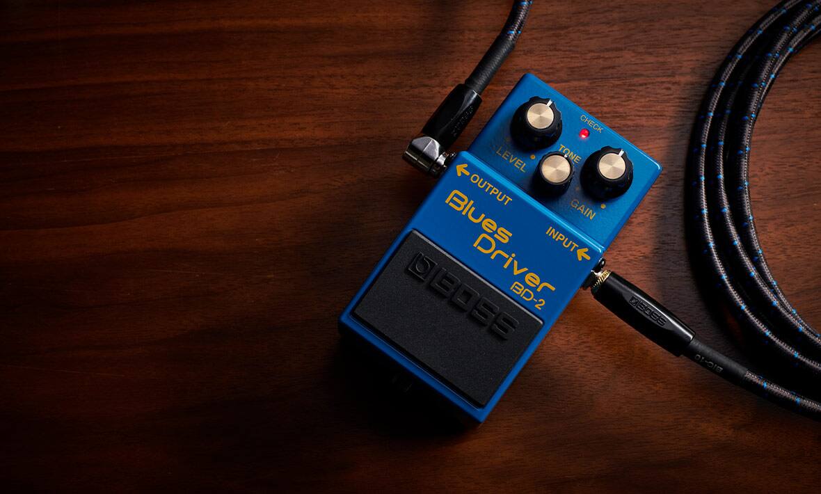 CHECK LEVEL TONE OUTPUT Blues Driver GAIN INPUT BOSS BD-2