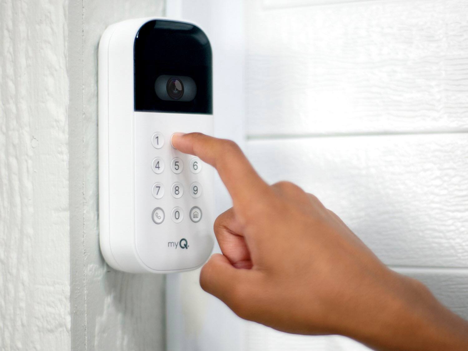 Left. Chamberlain - MyQ Smart Garage Video Keypad – Battery Operated - White.