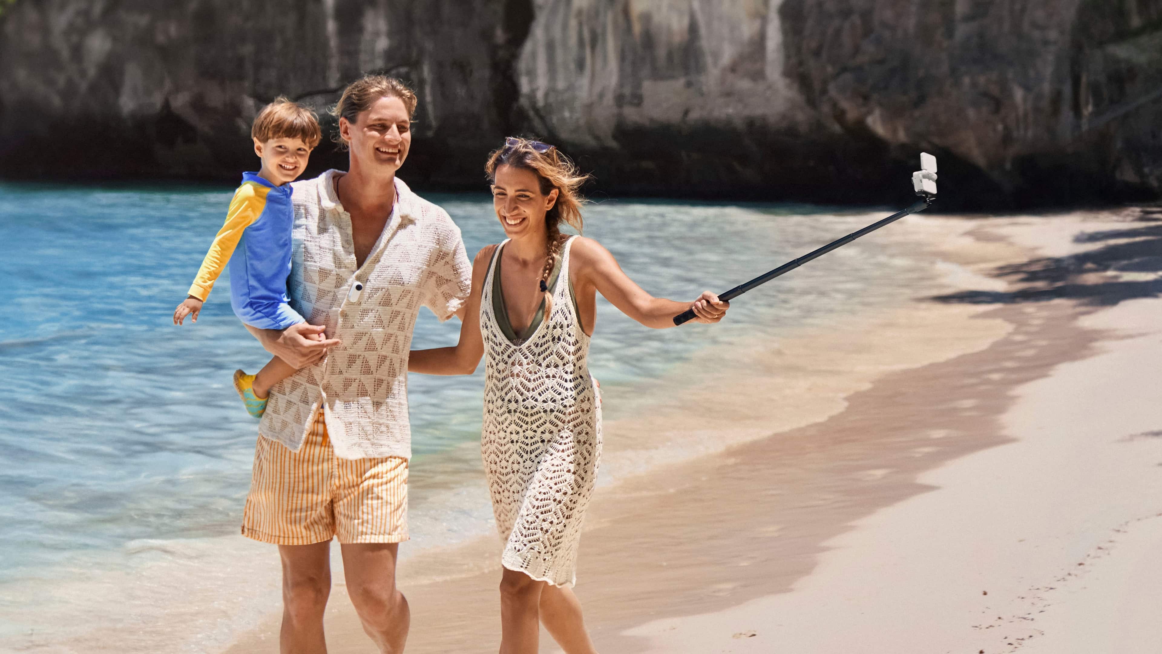 Alt View 17. Insta360 - GO 3 (128GB) Action Camera with Lens Guard - White.