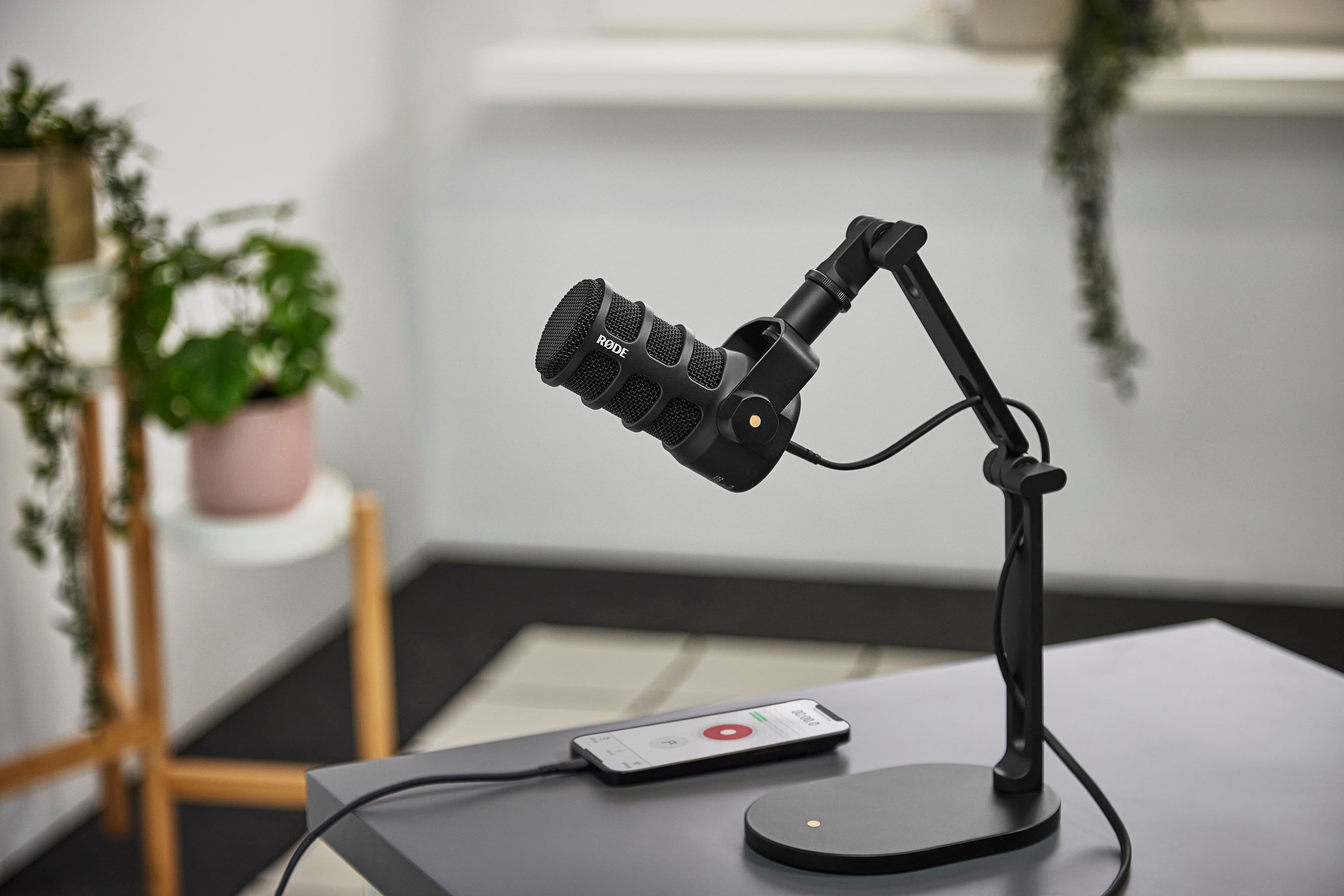 Rode PodMic Dynamic Podcasting Microphone Bundle with Rode AI-1  Studio-Quality USB Audio Interface and Auray BAI-2X Two-Section Broadcast  Arm 