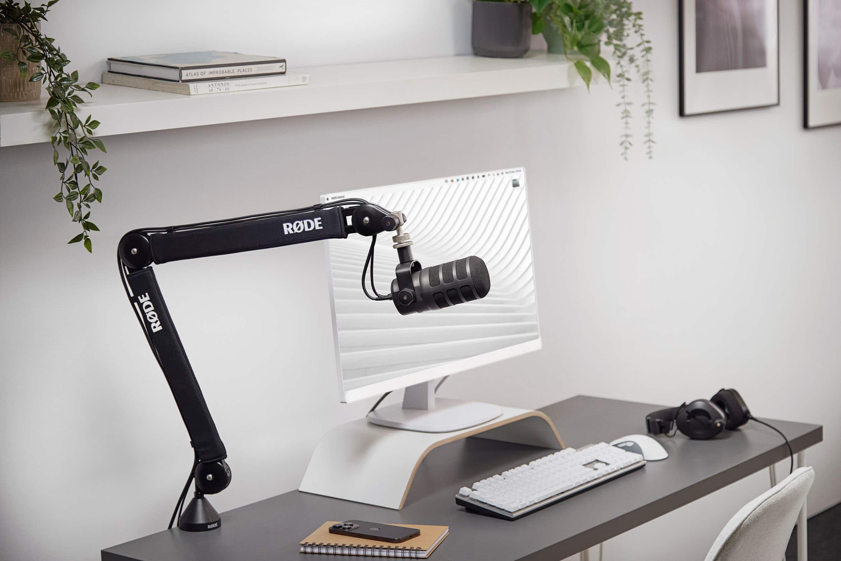 Alt View 28. RØDE - PodMic USB - Versatile Dynamic Broadcast Microphone - Black.