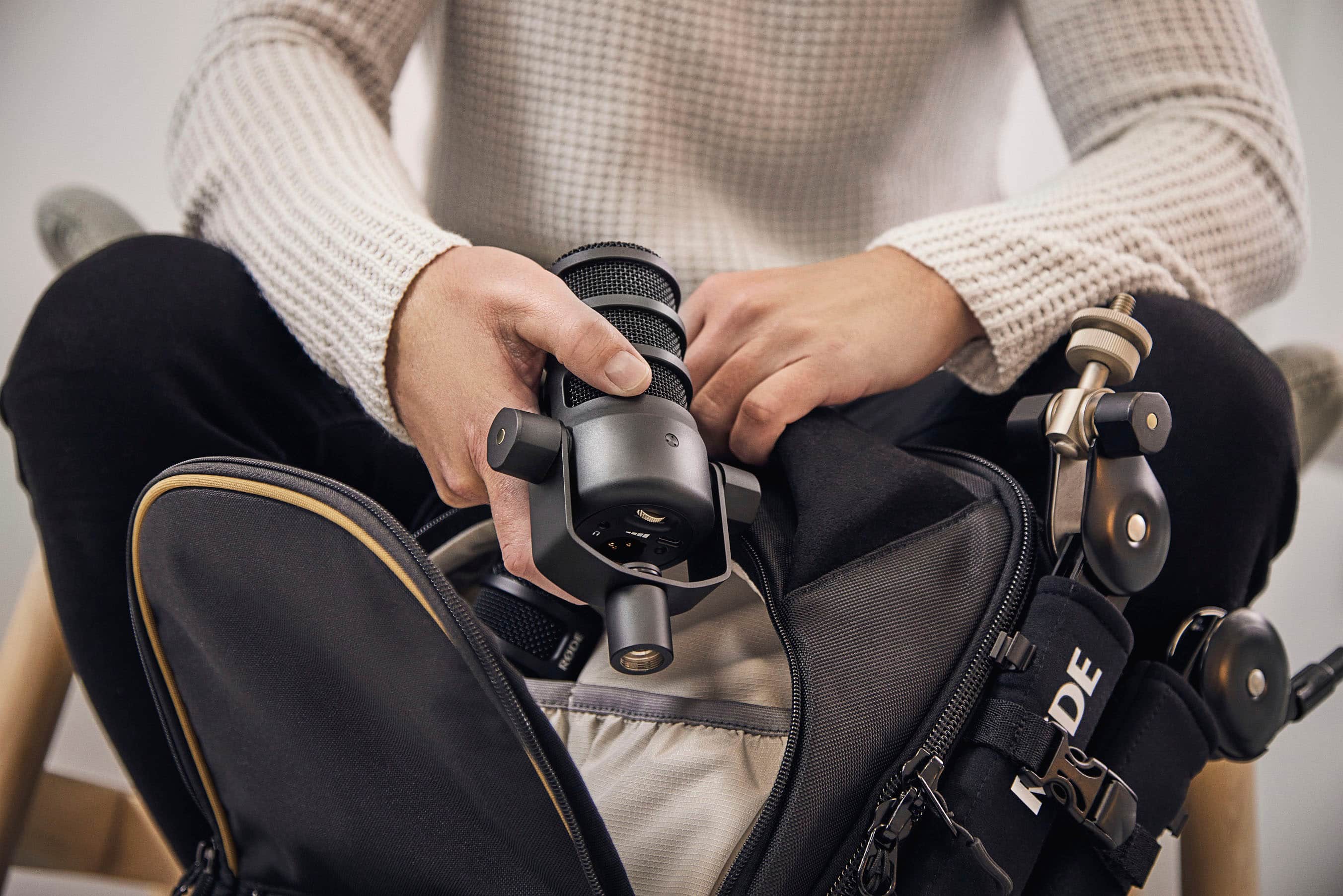 Alt View 29. RØDE - PodMic USB - Versatile Dynamic Broadcast Microphone - Black.