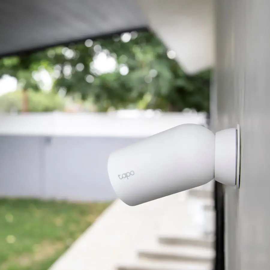 Alt View 21. TP-Link - Tapo Wire-Free Indoor/Outdoor Cameras with up to 300 days of Battery Life and Magnetic Base (4-Pack) - No Monthly Fees - White.