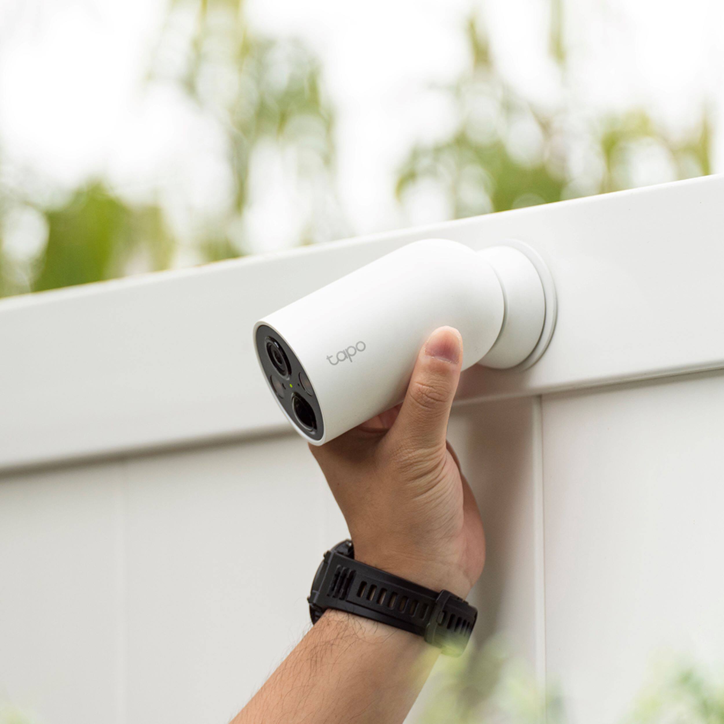 Alt View 17. TP-Link - Tapo Wire-Free Indoor/Outdoor 2K Smart Security Cameras, Magnetic Base (3-pack) No Fees - White.