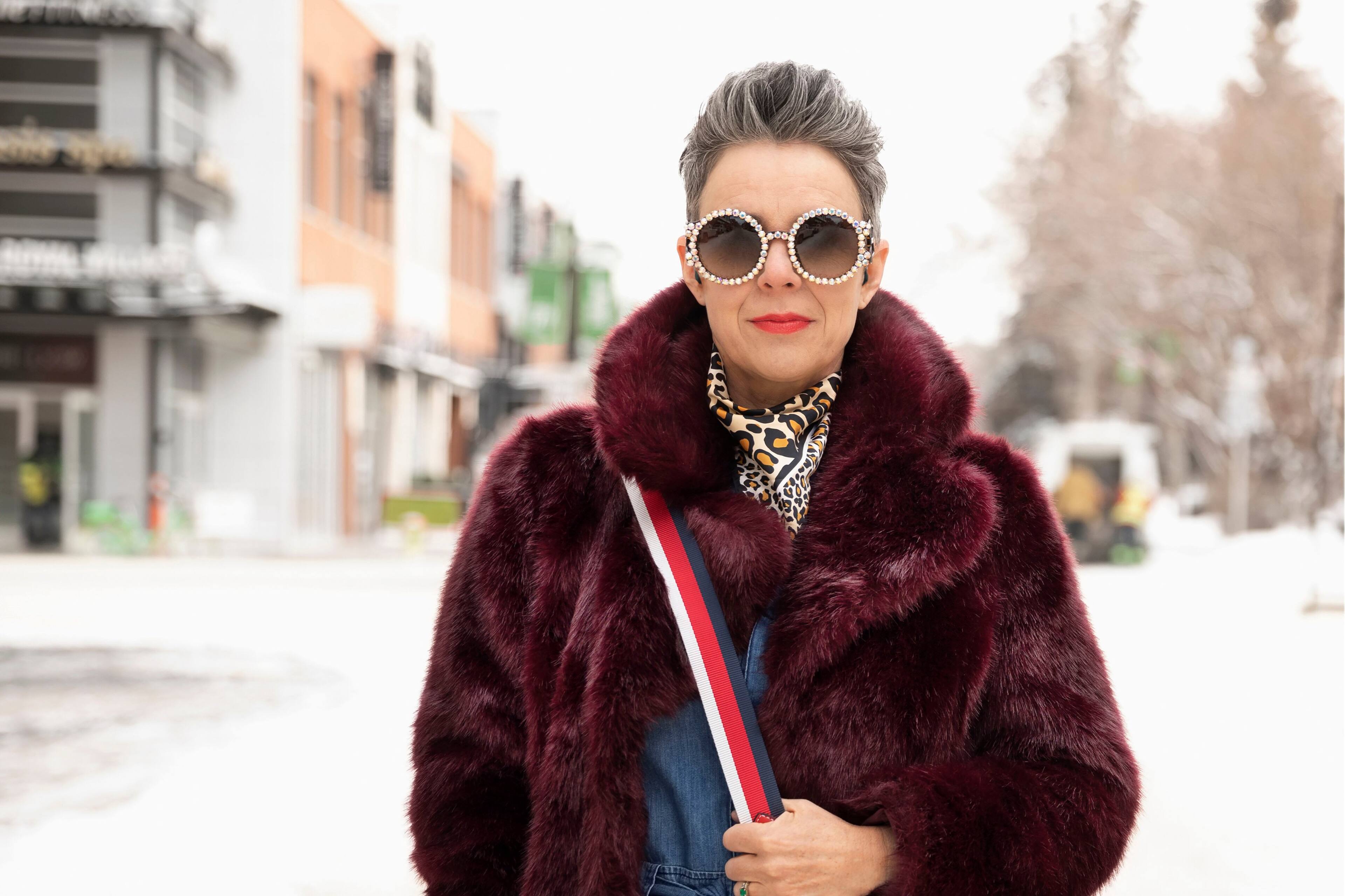 Alt View 27. Sennheiser - All-Day Clear Slim - OTC Self-Fitting Hearing Aid for Mild to Moderate Hearing Loss – All-Day Wear & Bluetooth - Gray.