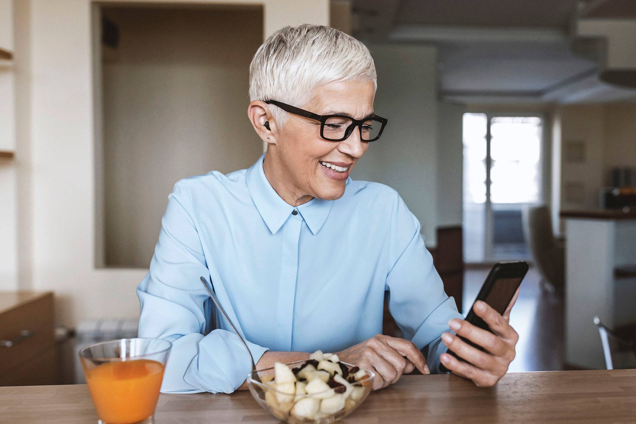 Alt View 29. Sennheiser - All-Day Clear Slim - OTC Self-Fitting Hearing Aid for Mild to Moderate Hearing Loss – All-Day Wear & Bluetooth - Gray.