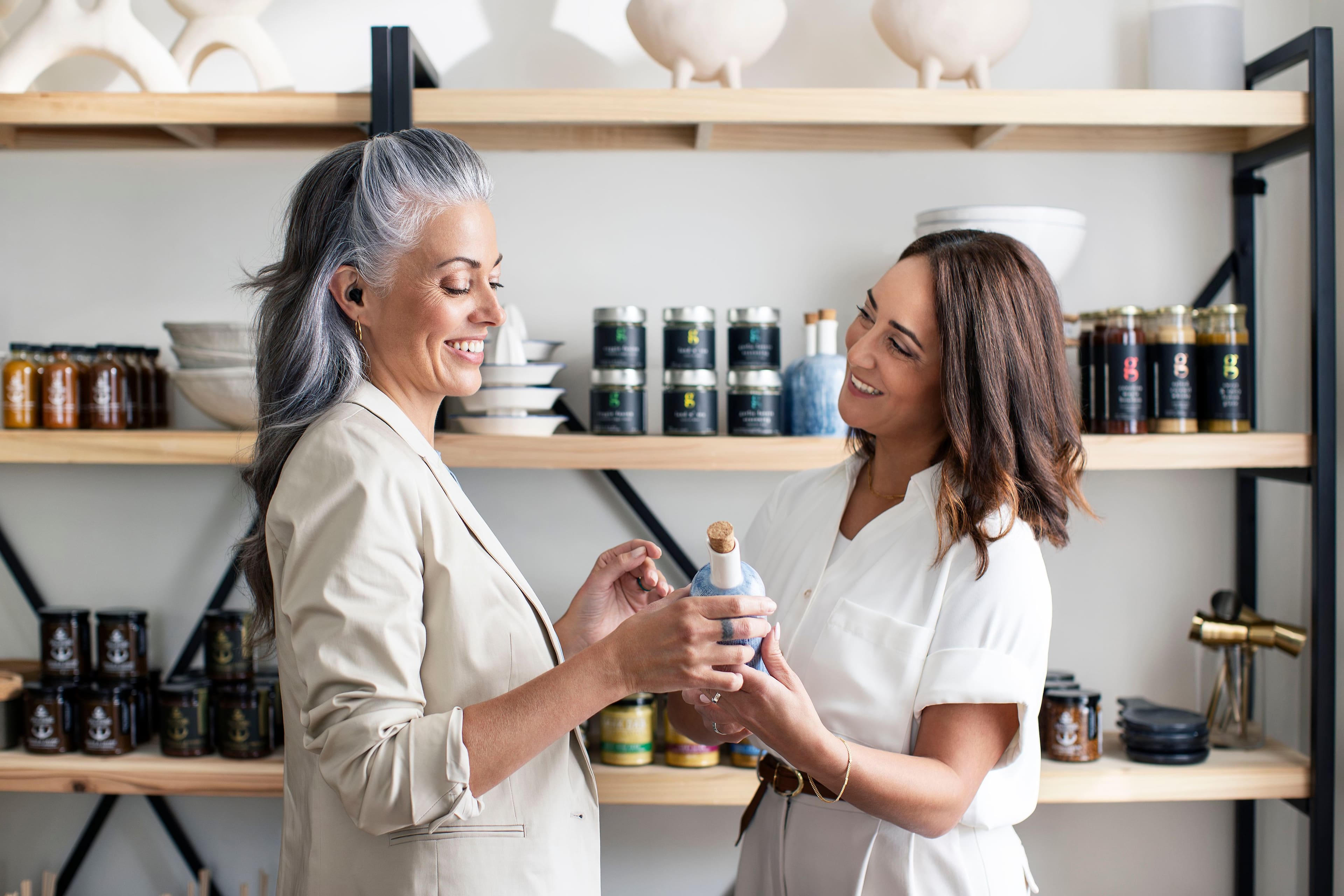 Alt View 40. Sennheiser - All-Day Clear Slim - OTC Self-Fitting Hearing Aid for Mild to Moderate Hearing Loss – All-Day Wear & Bluetooth - Gray.