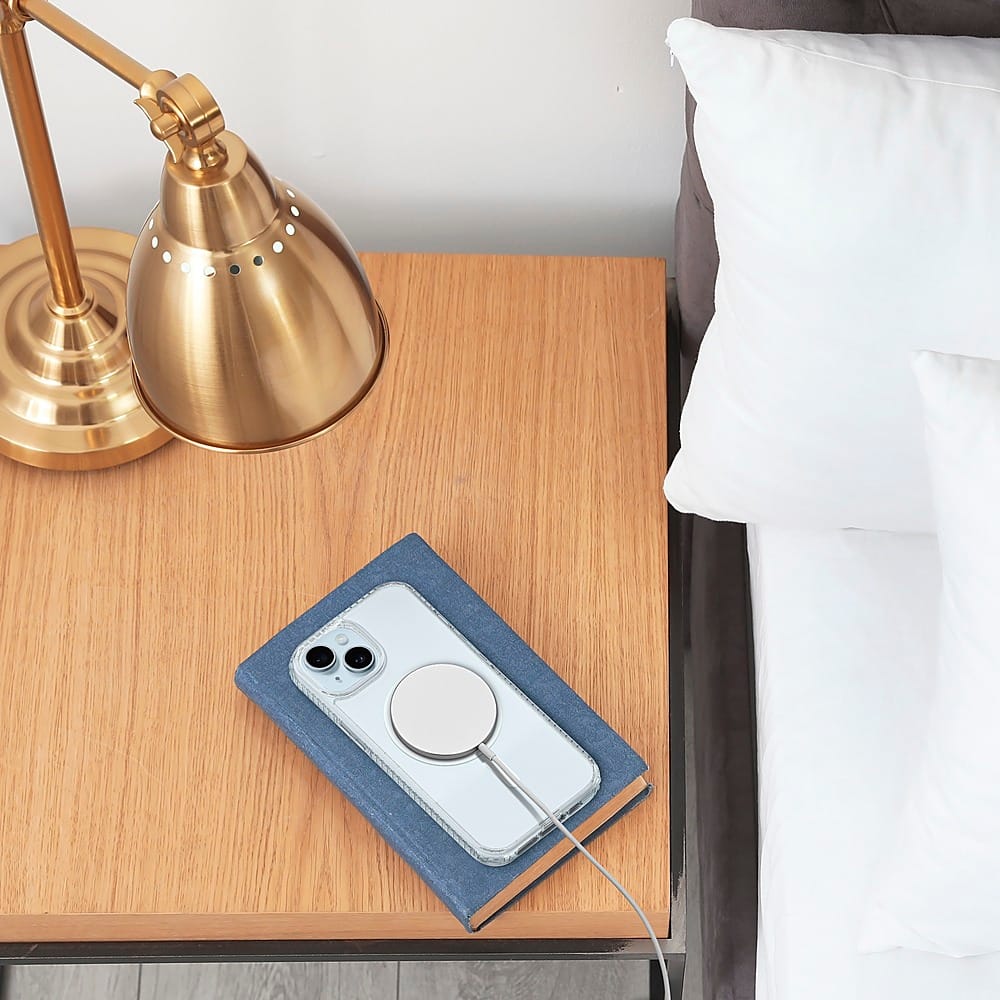 Alt View 18. Insignia™ - Hard-Shell Case with MagSafe for iPhone 15 - Clear.