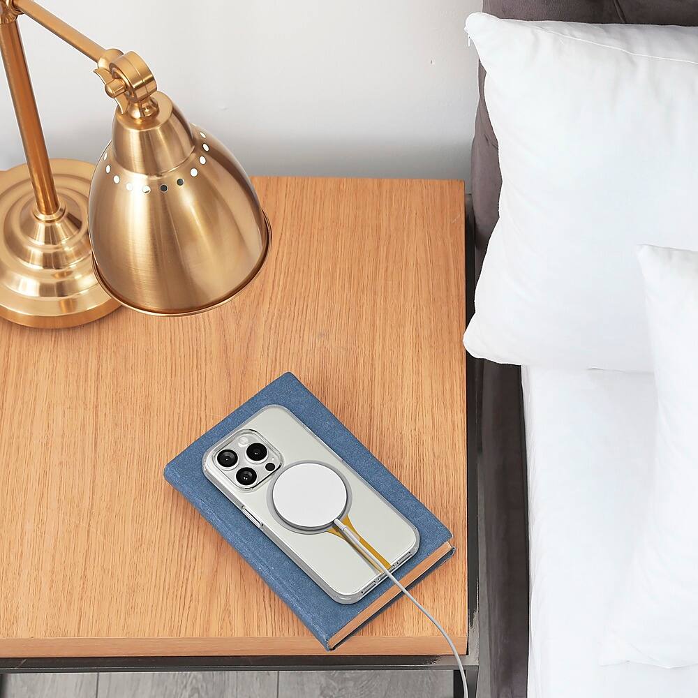 Alt View 12. Insignia™ - Hard-Shell Case with MagSafe for iPhone 15 Pro - Golf Pattern.