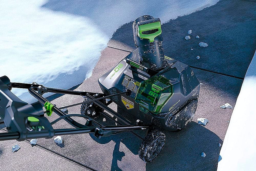 Alt View 16. Greenworks - 80V 20” Cordless Brushless Snow Blower with 4.0 Ah Battery and Rapid Charger - Green.