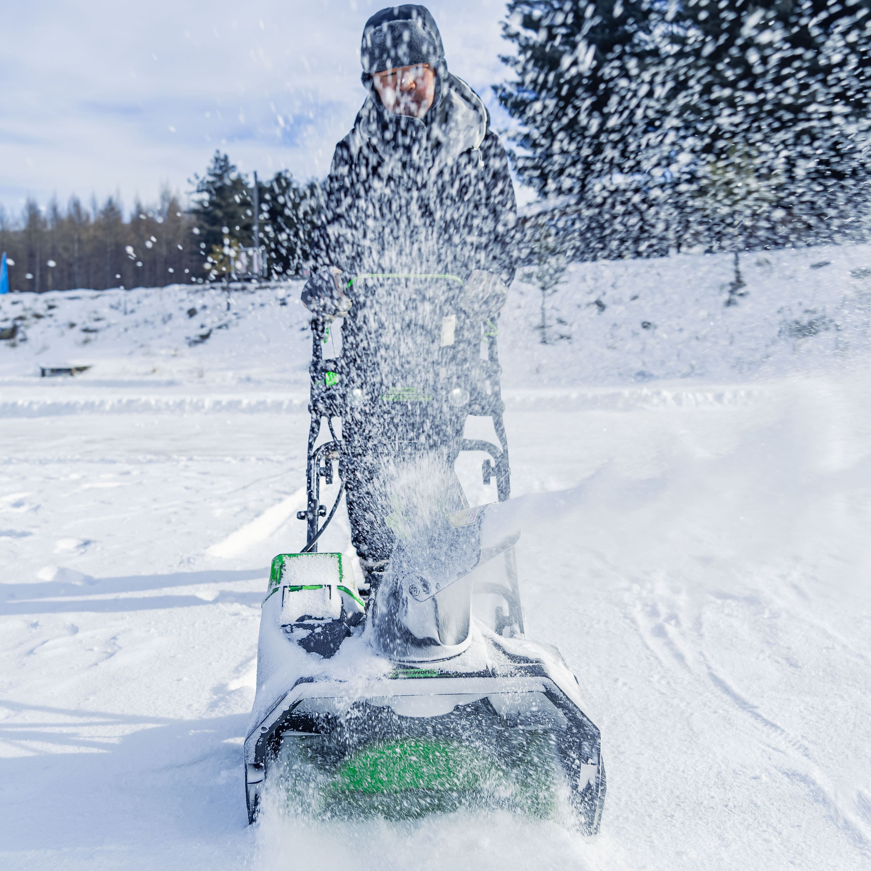 Alt View 26. Greenworks - 80V 20” Cordless Brushless Snow Blower with 4.0 Ah Battery and Rapid Charger - Green.