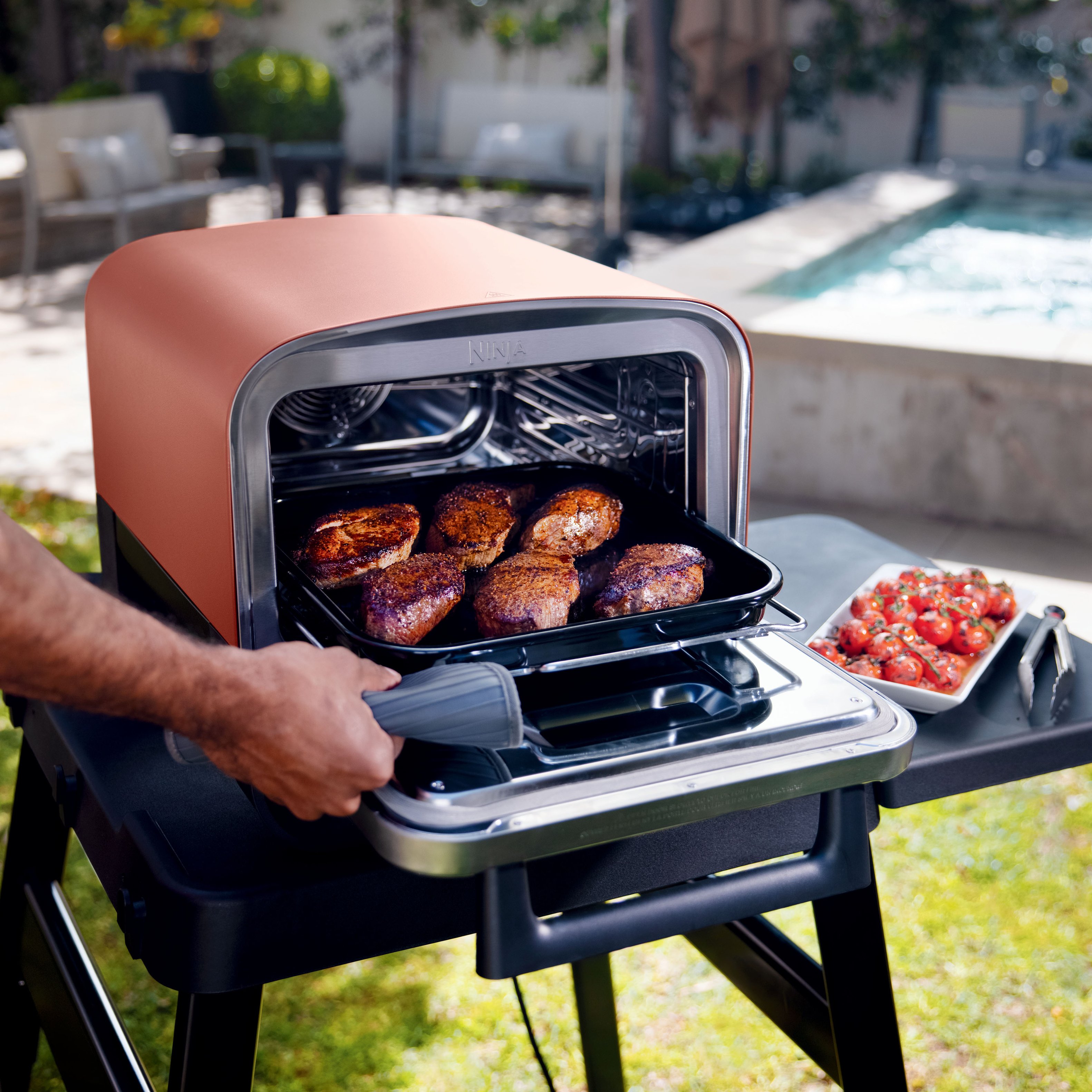 Ninja Woodfire Pizza Oven, 8-in-1 Outdoor Oven, 5 Pizza Settings