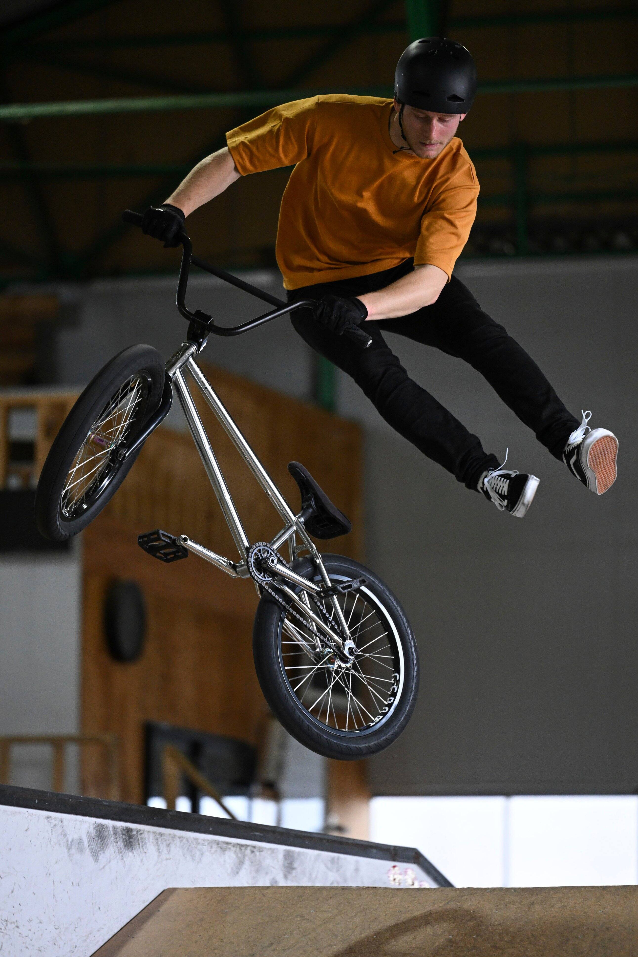 Alt View 13. Nikon - NIKKOR Z 70-180mm f/2.8 Standard  Zoom Lens for Z Mount Cameras - Black.