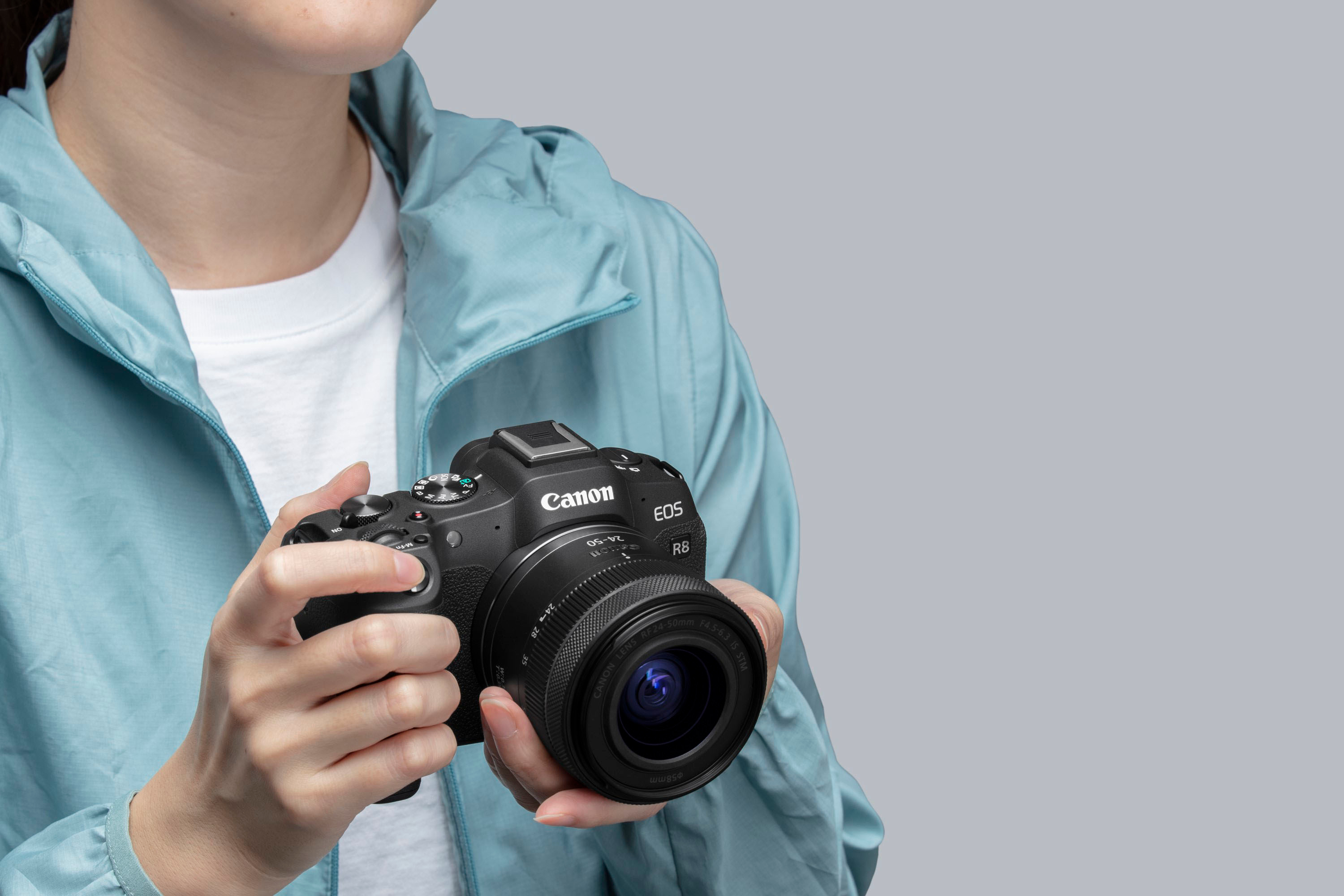 Canon EOS R8 Mirrorless Digital Camera KIT 24-50 F/4.5-6.3 IS STM