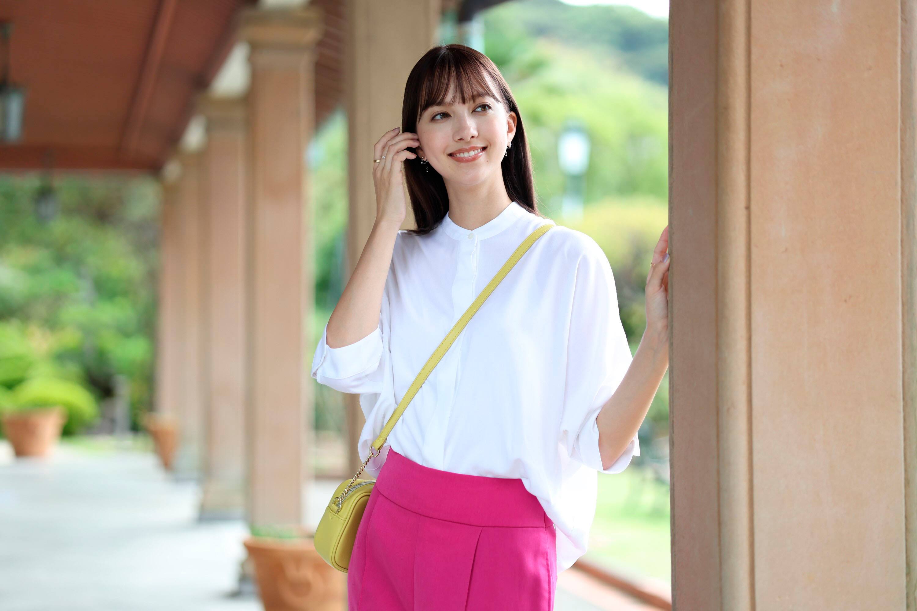 Alt View 26. Canon - EOS R8 4K Video Mirrorless Camera with RF 24-50mm f/4.5-6.3 IS STM Lens Content Creator Kit - Black.