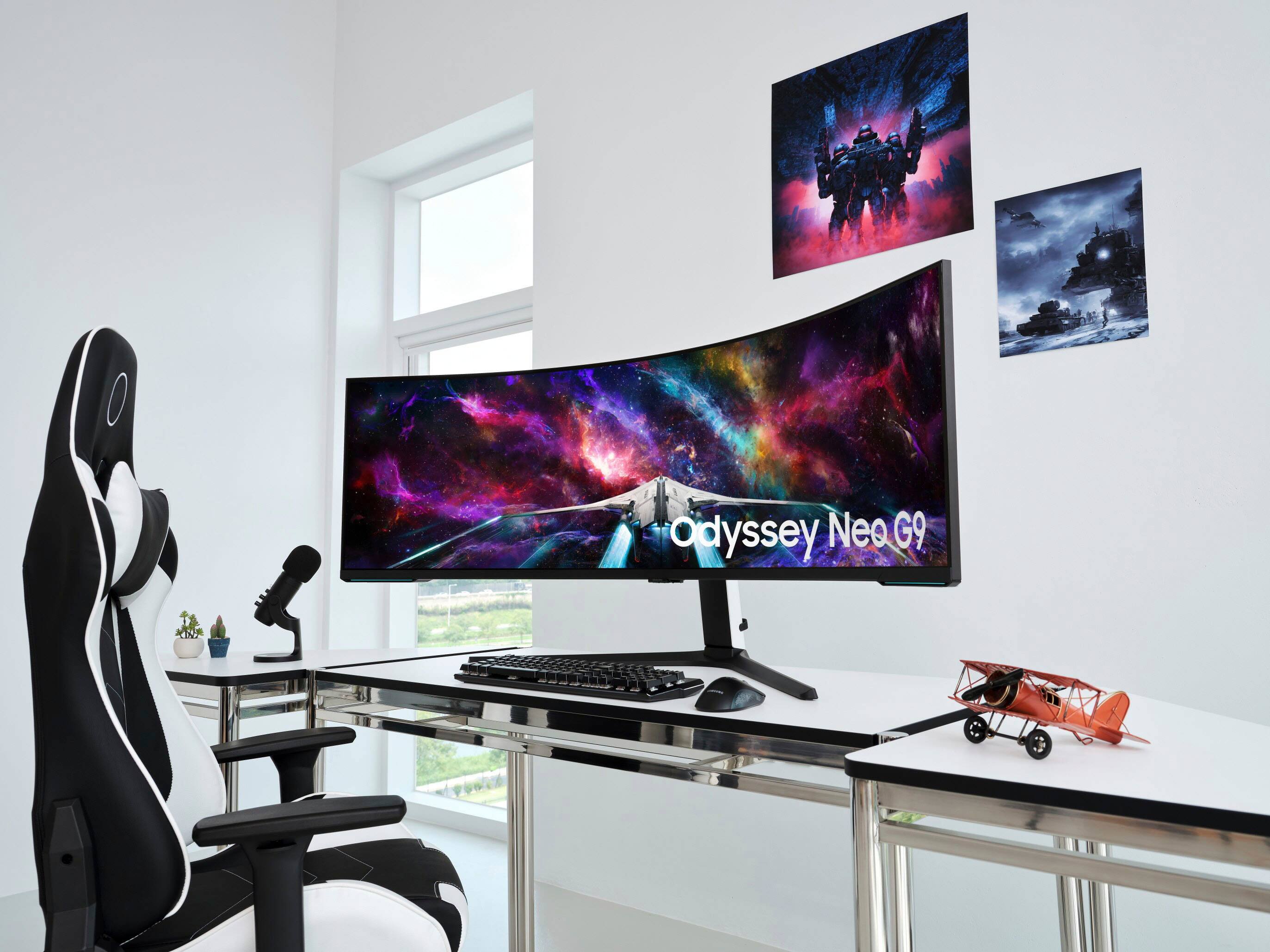 Alt View 25. Samsung - 57" Odyssey Neo G9 Dual 4K UHD Quantum Mini-LED 240Hz 1ms HDR 1000 Curved Gaming Monitor (HDMI 2.1, DP 2.1, USB 3.0) - Black.