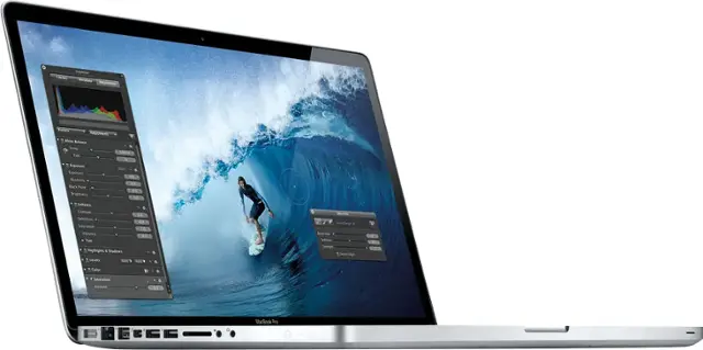 Front. Apple - Geek Squad Certified Refurbished MacBook Pro 15.4" Laptop - Intel Core i7 with 4GB Memory - 500GB HDD - Silver.