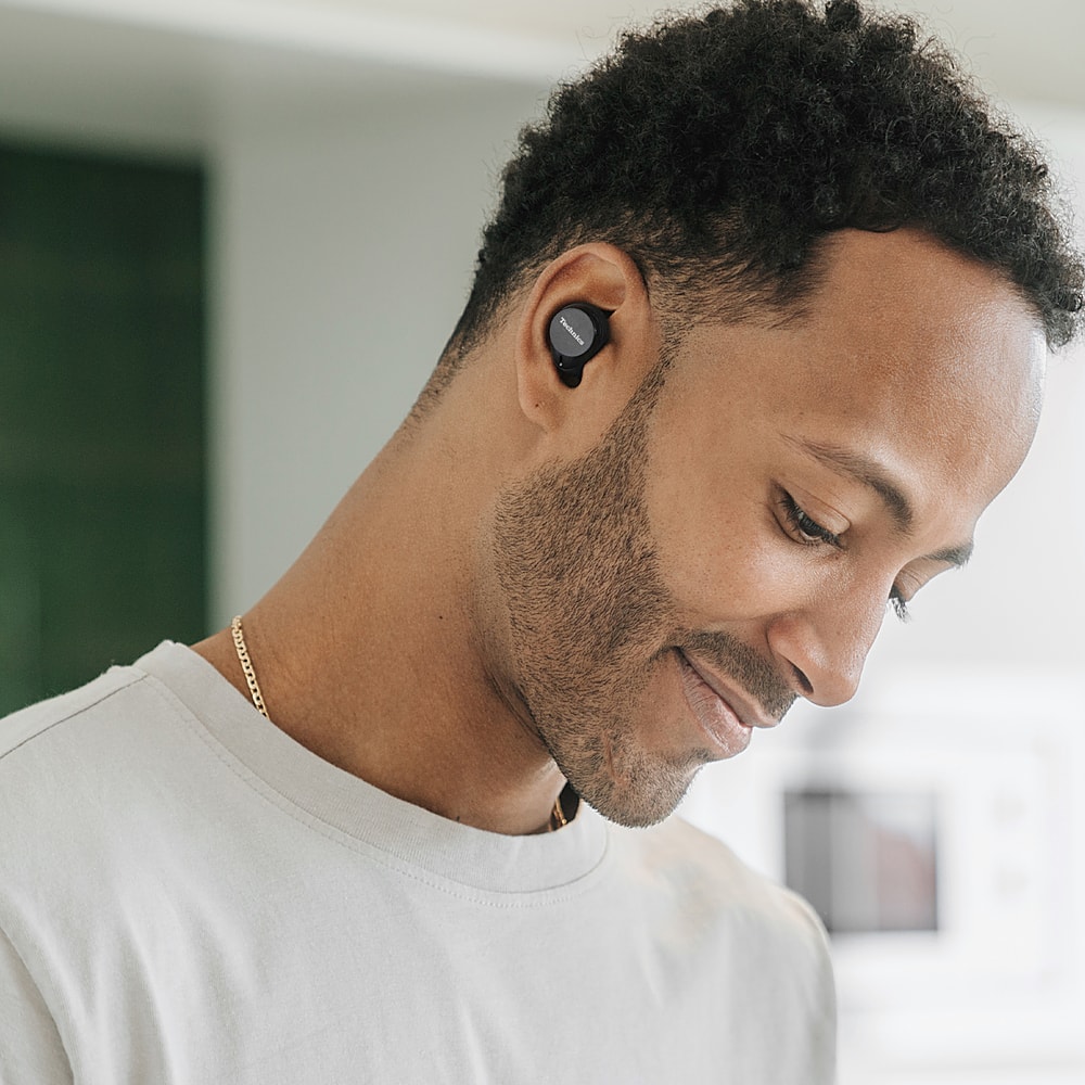 The text on the image reads "Technics" multiple times.