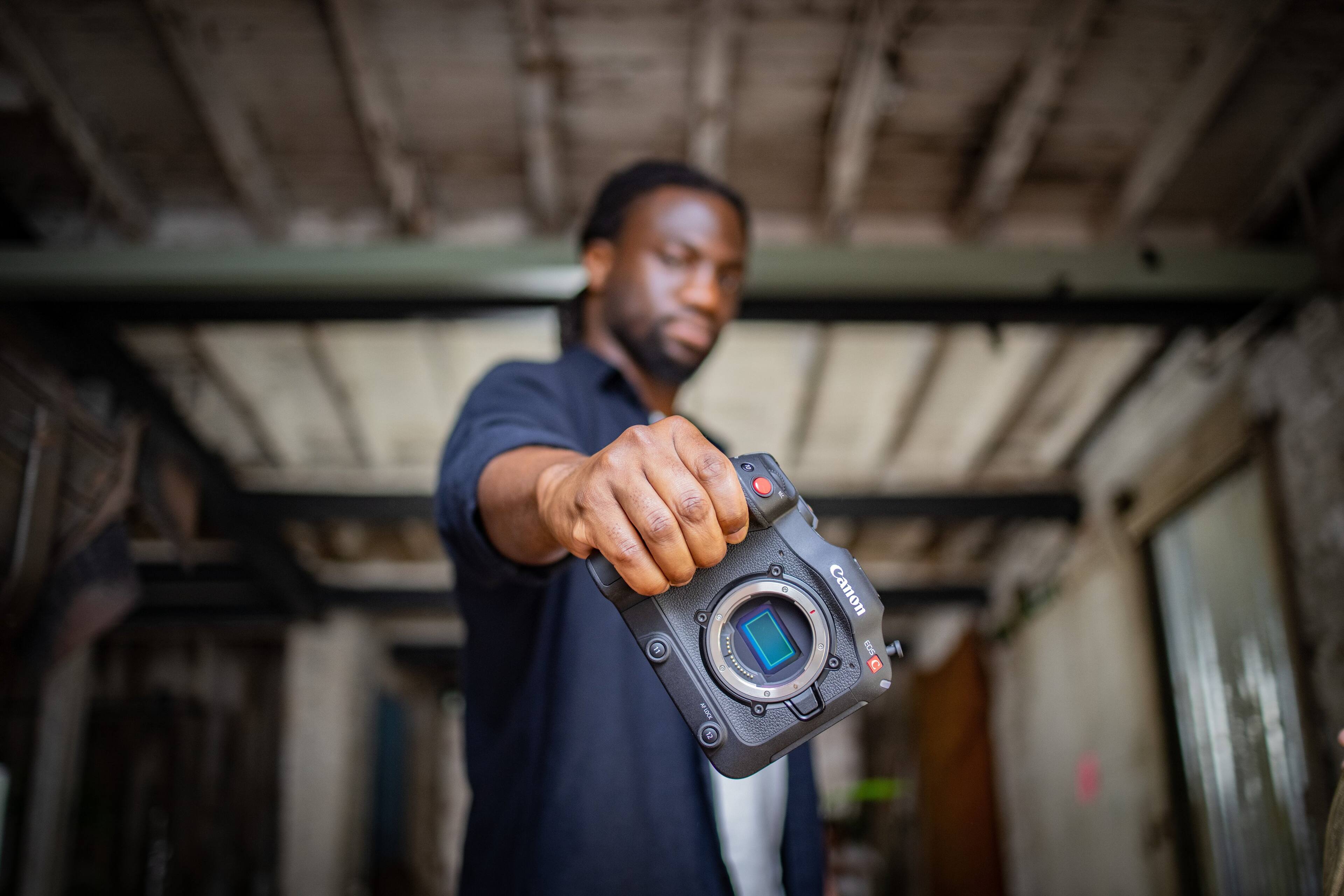 Alt View 23. Canon - EOS C70 4K Video Mirrorless Cinema Camera with RF 24-105mm f/4 L IS USM Lens - Black.