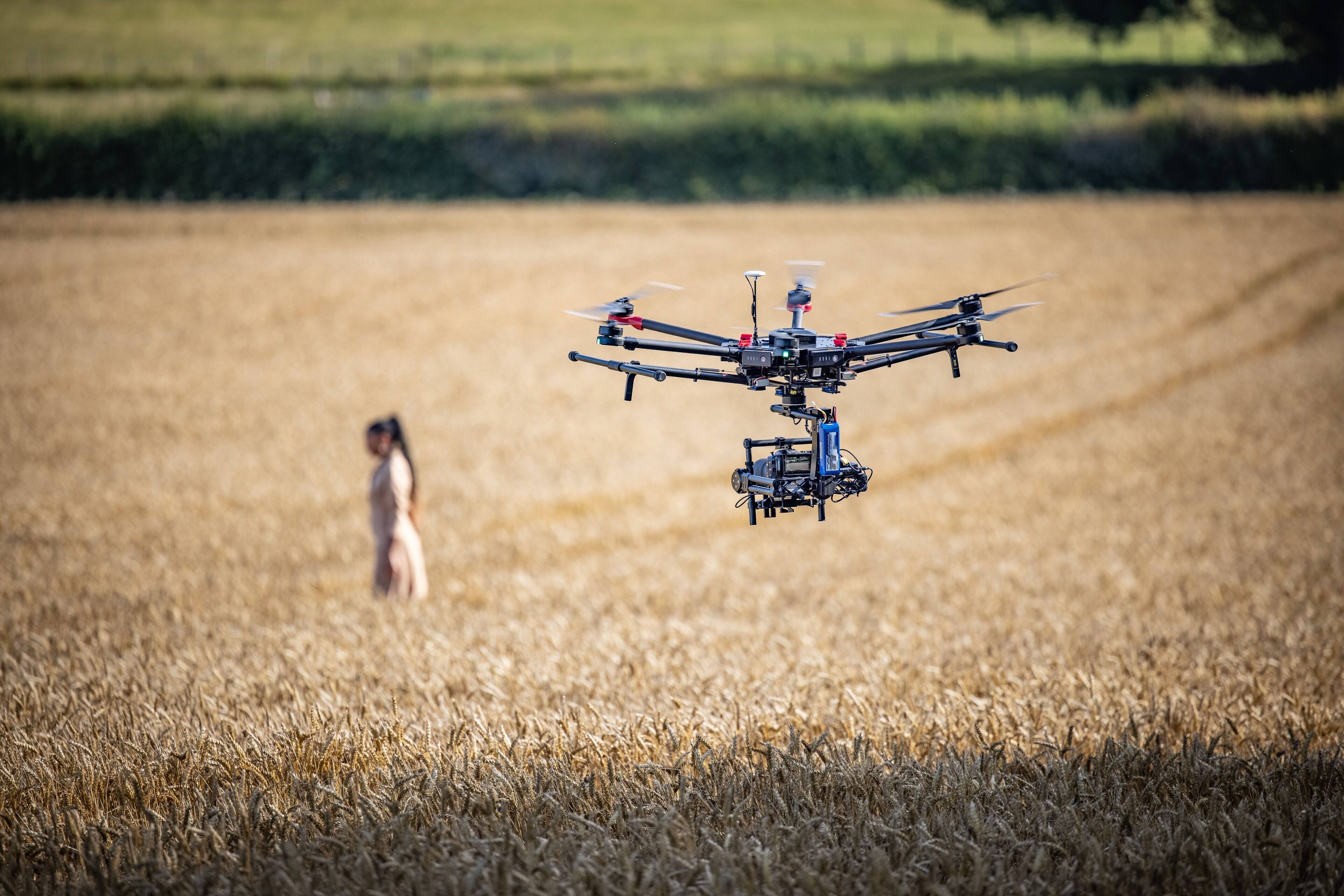 Alt View 34. Canon - EOS C70 4K Video Mirrorless Cinema Camera with RF 24-105mm f/4 L IS USM Lens - Black.