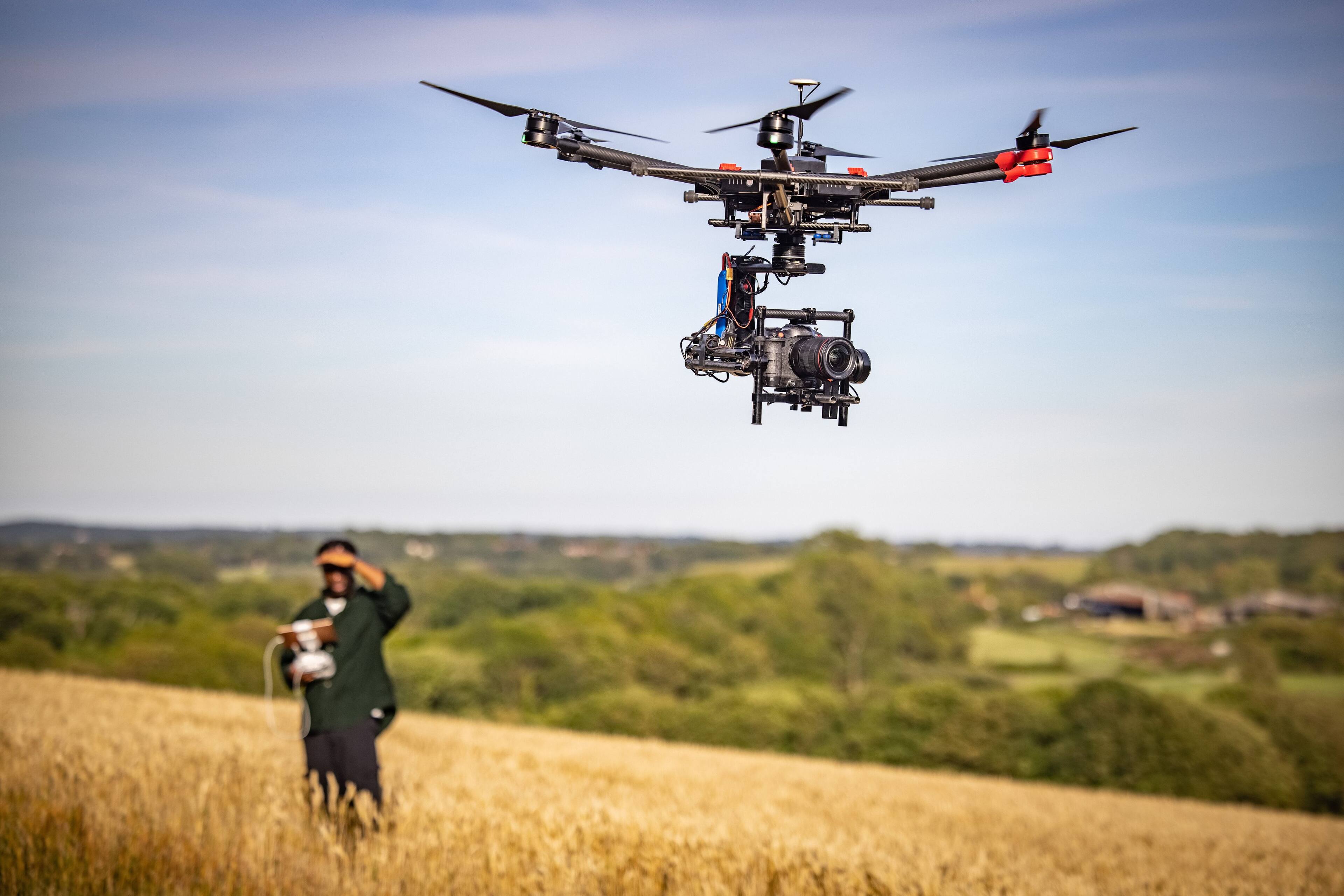 Alt View 35. Canon - EOS C70 4K Video Mirrorless Cinema Camera with RF 24-105mm f/4 L IS USM Lens - Black.