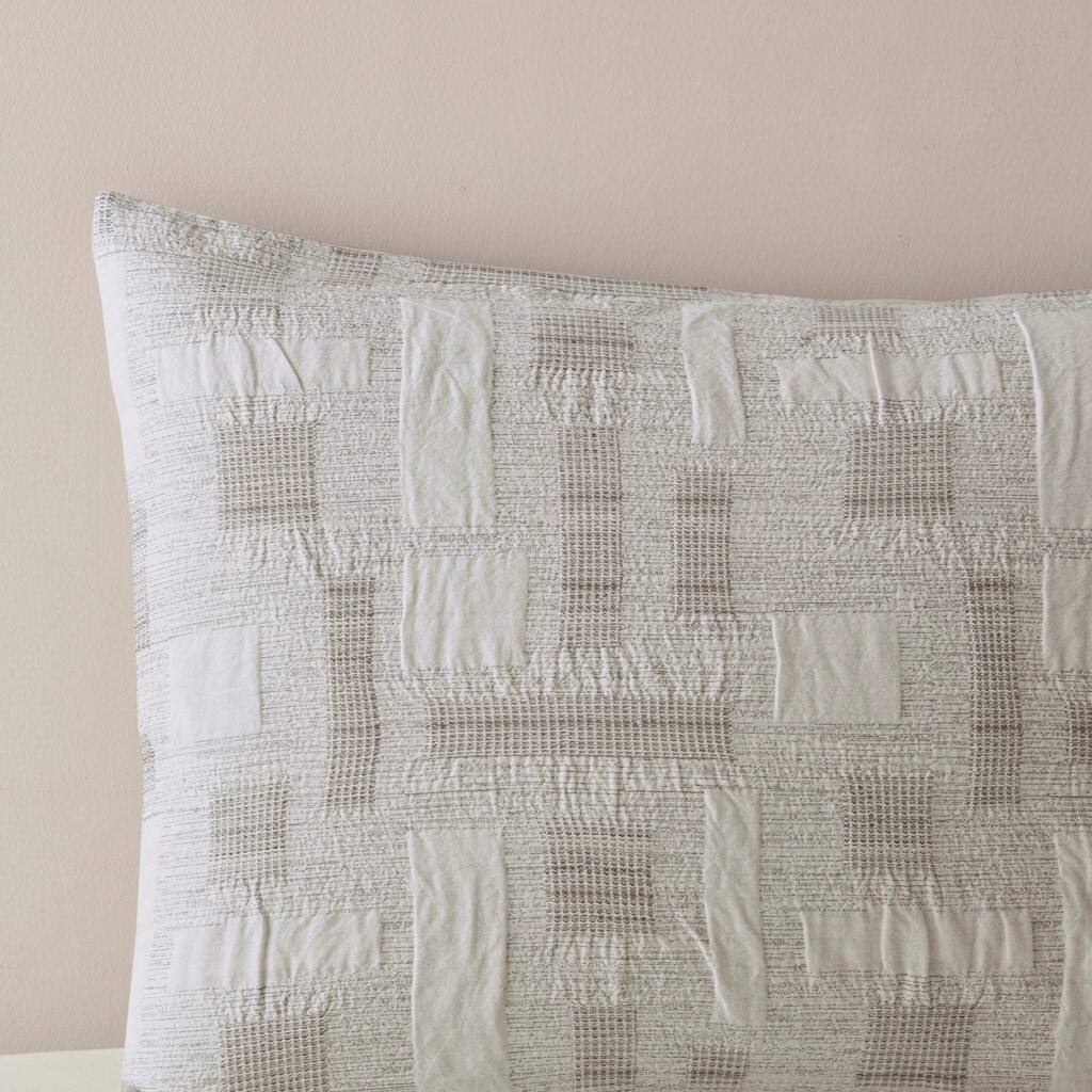 Alt View 2. Gracie Mills - Gracie Mills Guilia Duvet Set - Ivory.