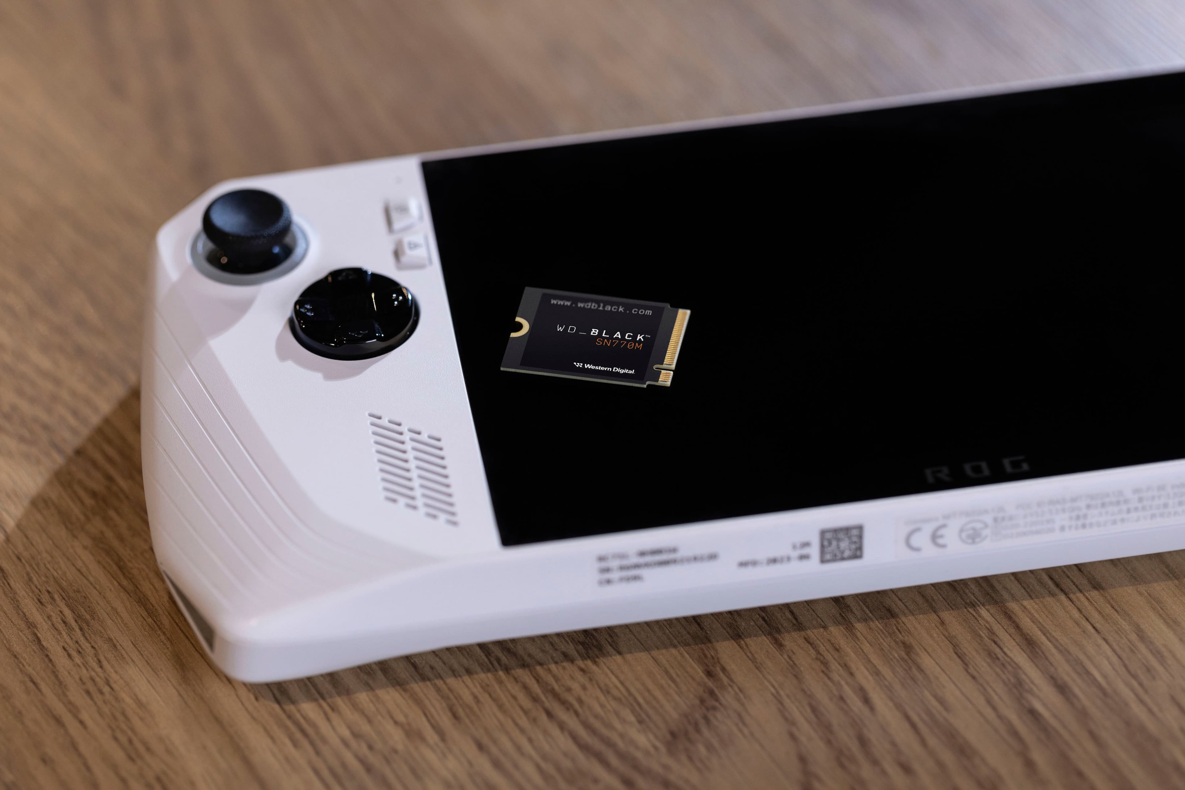 Alt View 15. WD - BLACK SN770M 2TB Internal SSD PCIe Gen 4 x4 M.2 2230 for ROG Ally and Steam Deck - Black.