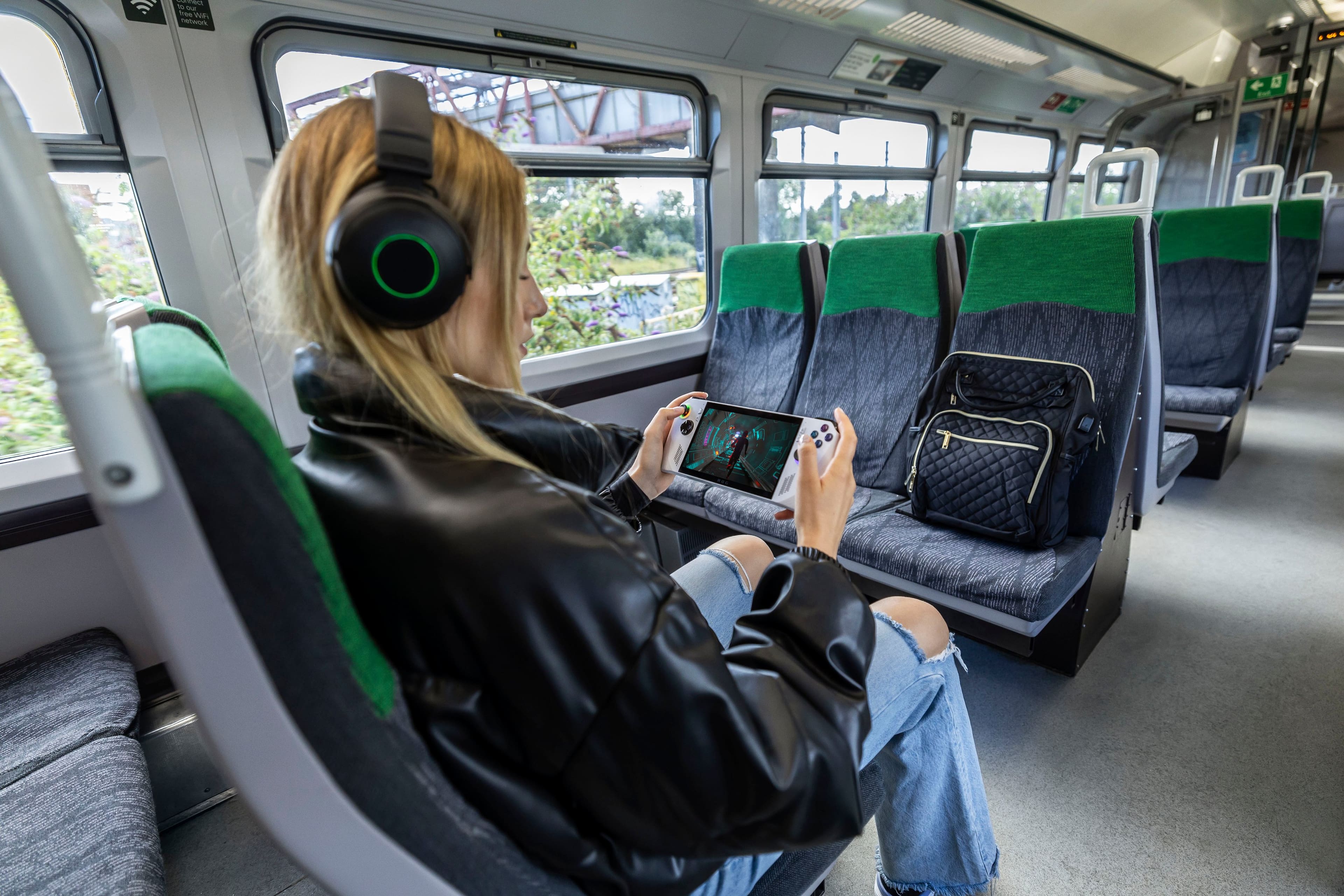 Alt View 21. WD - BLACK SN770M 2TB Internal SSD PCIe Gen 4 x4 M.2 2230 for ROG Ally and Steam Deck - Black.