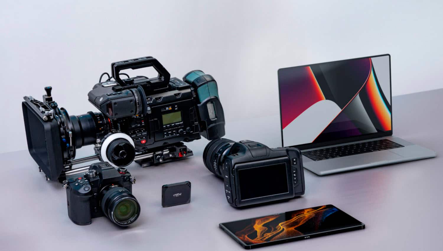 Alt View 24. Crucial - X10 Pro 1TB USB-C External SSD - Black.