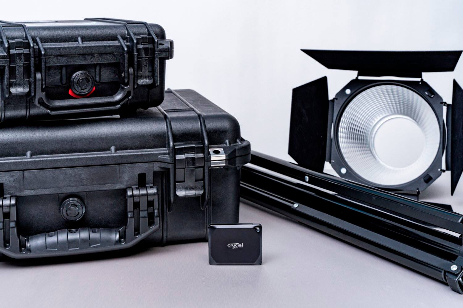 Alt View 25. Crucial - X10 Pro 1TB USB-C External SSD - Black.