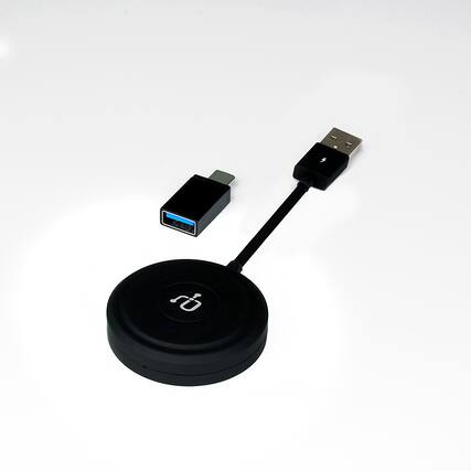 Front. Aluratek - Wireless car adapter for Android Auto - Black.