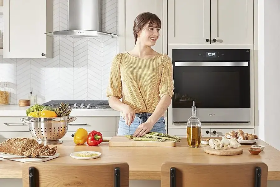 Alt View 14. Whirlpool - 30" Smart Built-In Single Electric Wall Oven with Air Fry - Stainless Steel.