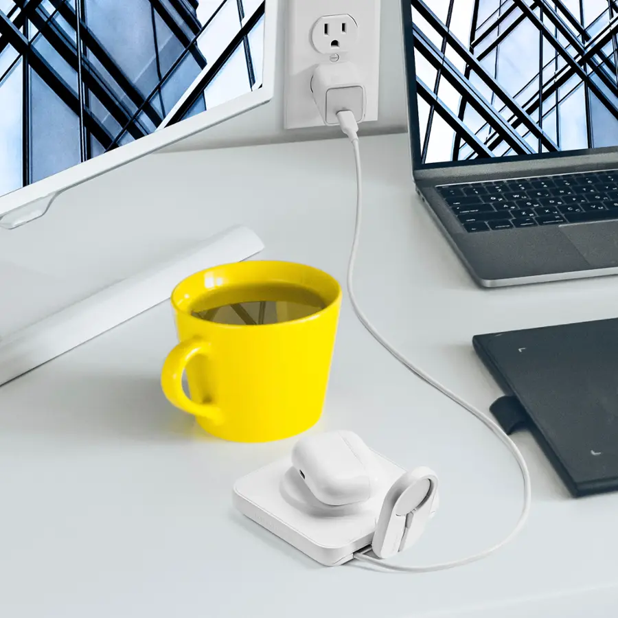 Alt View 21. Best Buy essentials™ - 2-in-1 15W Wireless Charger Kit with Watch Charger Holder for iPhone, Samsung and More Qi Devices - White.