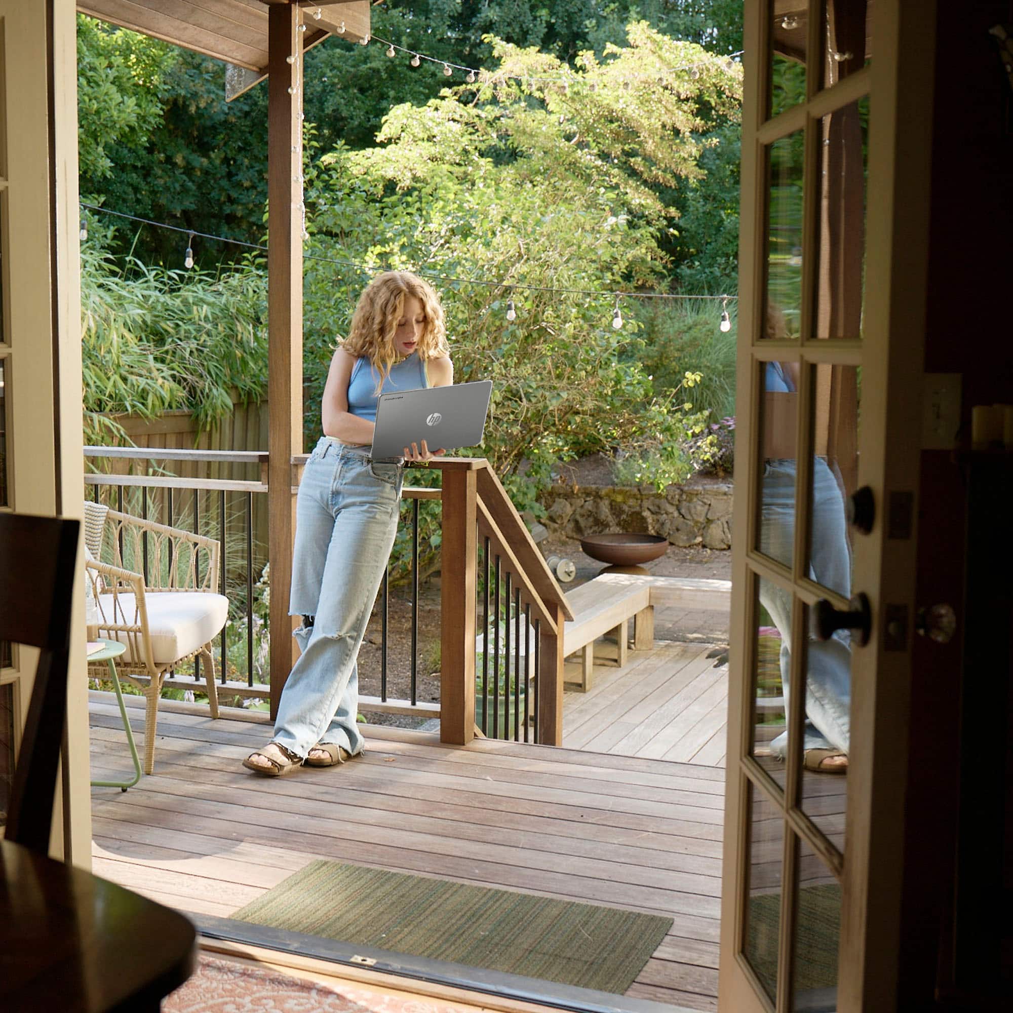 Alt View 14. HP - 15.6" Full HD Chromebook Plus Laptop with Google AI - Intel Core i3 - 8GB Memory - 128GB UFS - Mineral Silver.