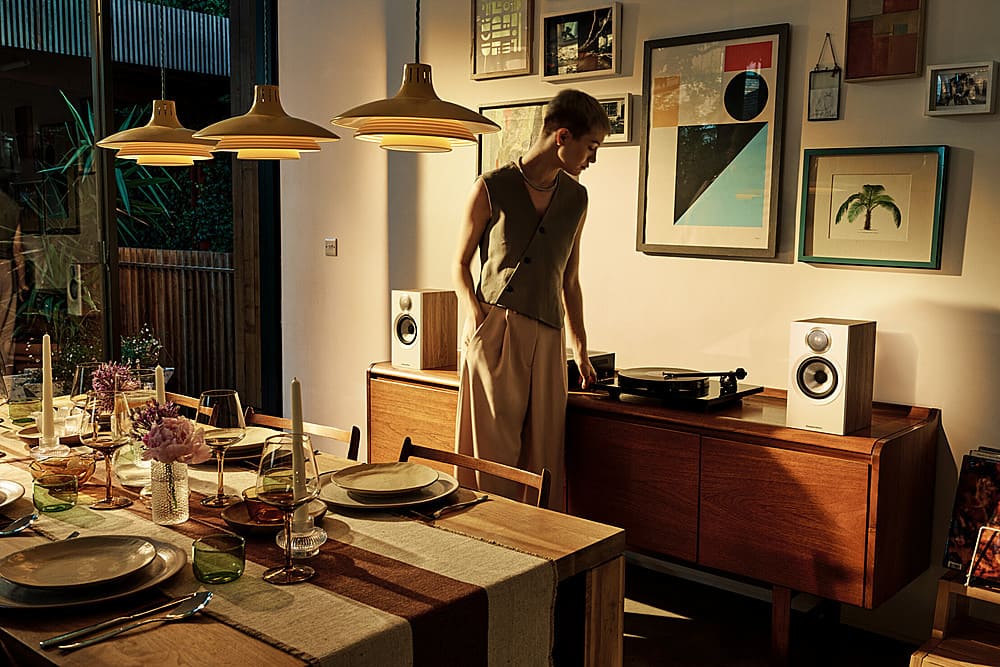 Alt View 15. Bowers & Wilkins - 600 S3 Series Bookshelf Speaker with 1" Tweeter and 5" Midbass (Pair) - Oak.