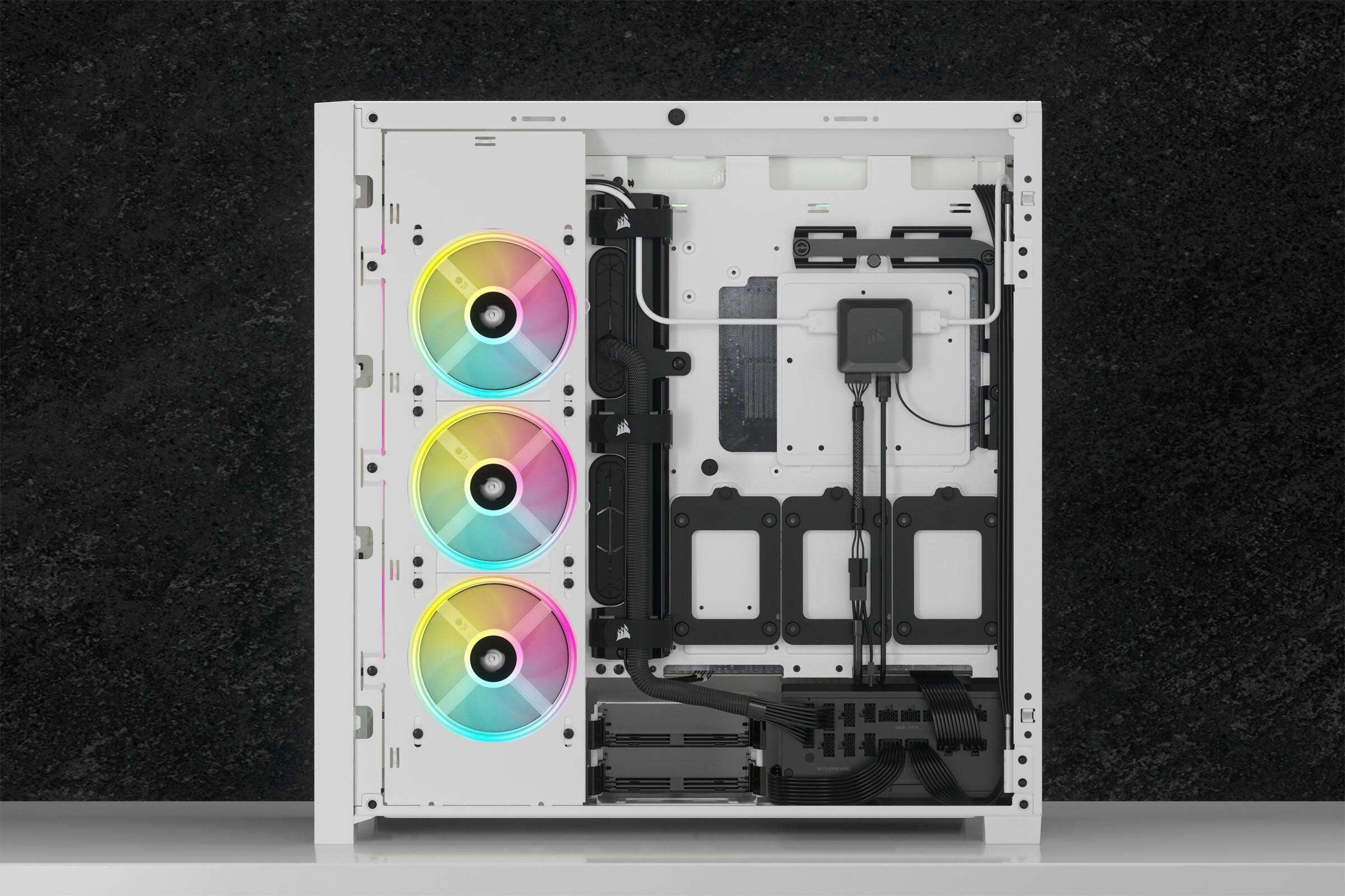 Alt View 26. CORSAIR - iCUE LINK H150i RGB Liquid CPU Cooler with QX120 RGB fans - White.