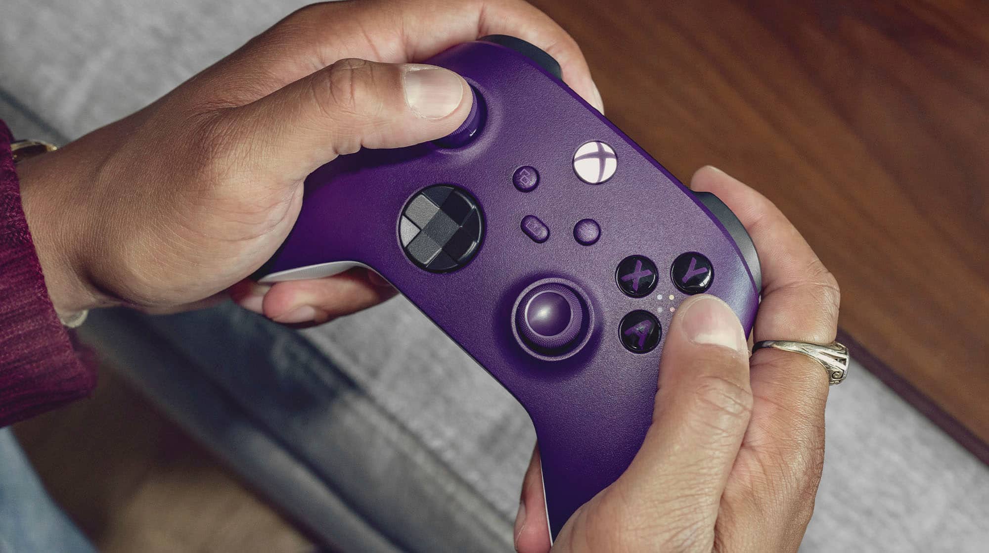 Alt View 18. Microsoft - Xbox Wireless Controller for Xbox Series X, Xbox Series S, Xbox One, Windows Devices - Astral Purple.
