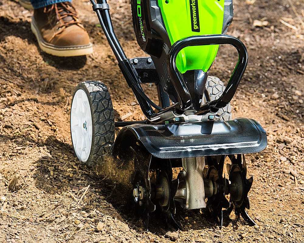 Left. Greenworks - 10" Replacement Cultivator / Tiller Tines (4 Pack) - Black.