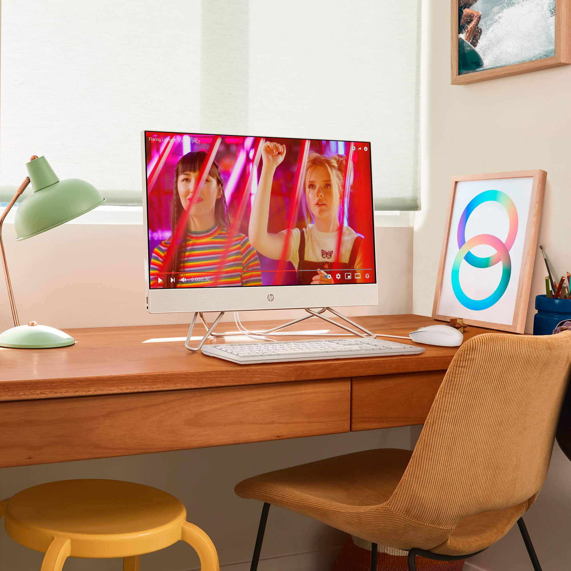 Alt View 12. HP - 23.8" Full HD Touch-Screen All-in-One - Intel Core i3 - 8GB Memory - 512GB SSD - Starry White.