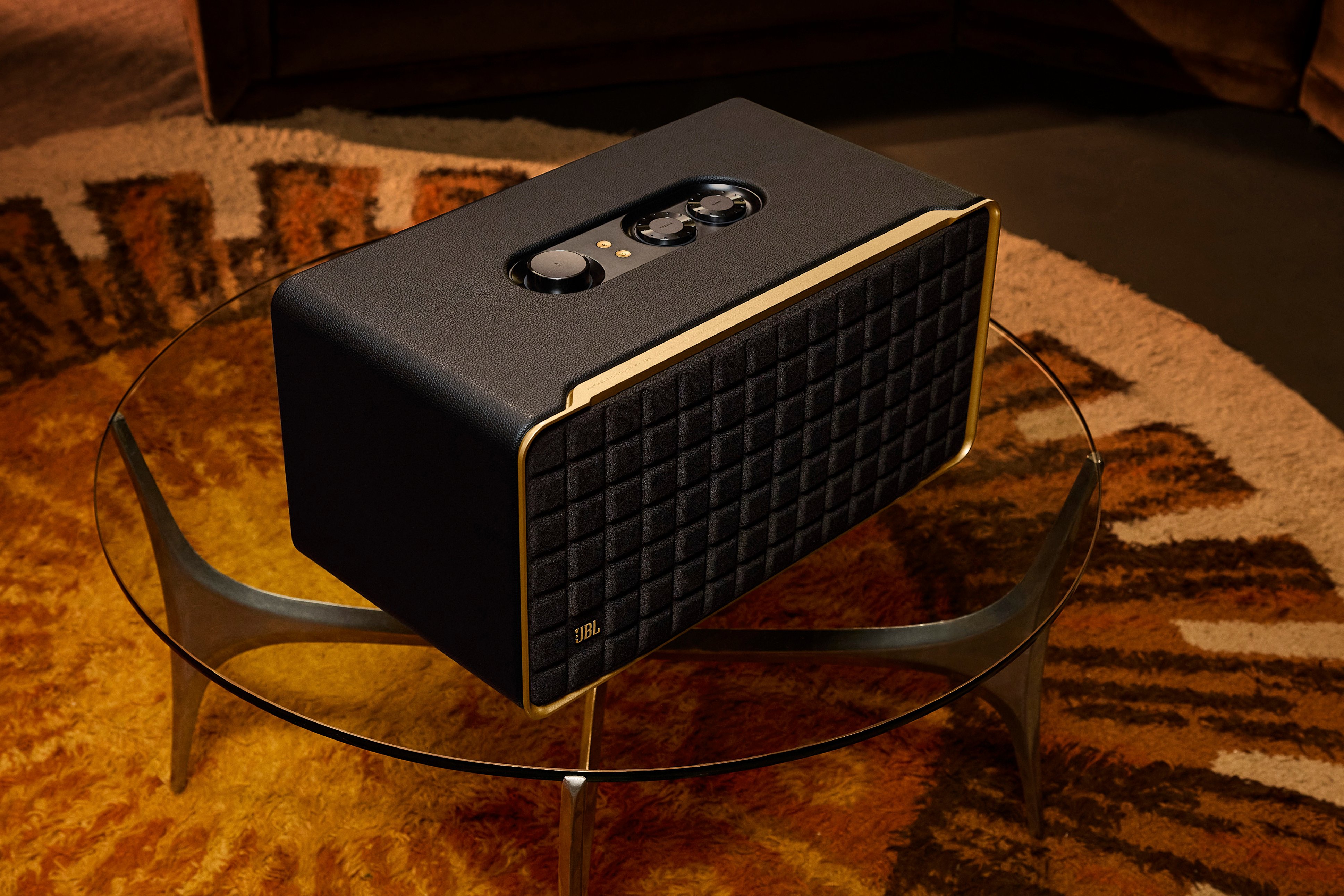 JBL Authentics 500 - Hi-Fidelity Smart Home Speaker with Retro Design