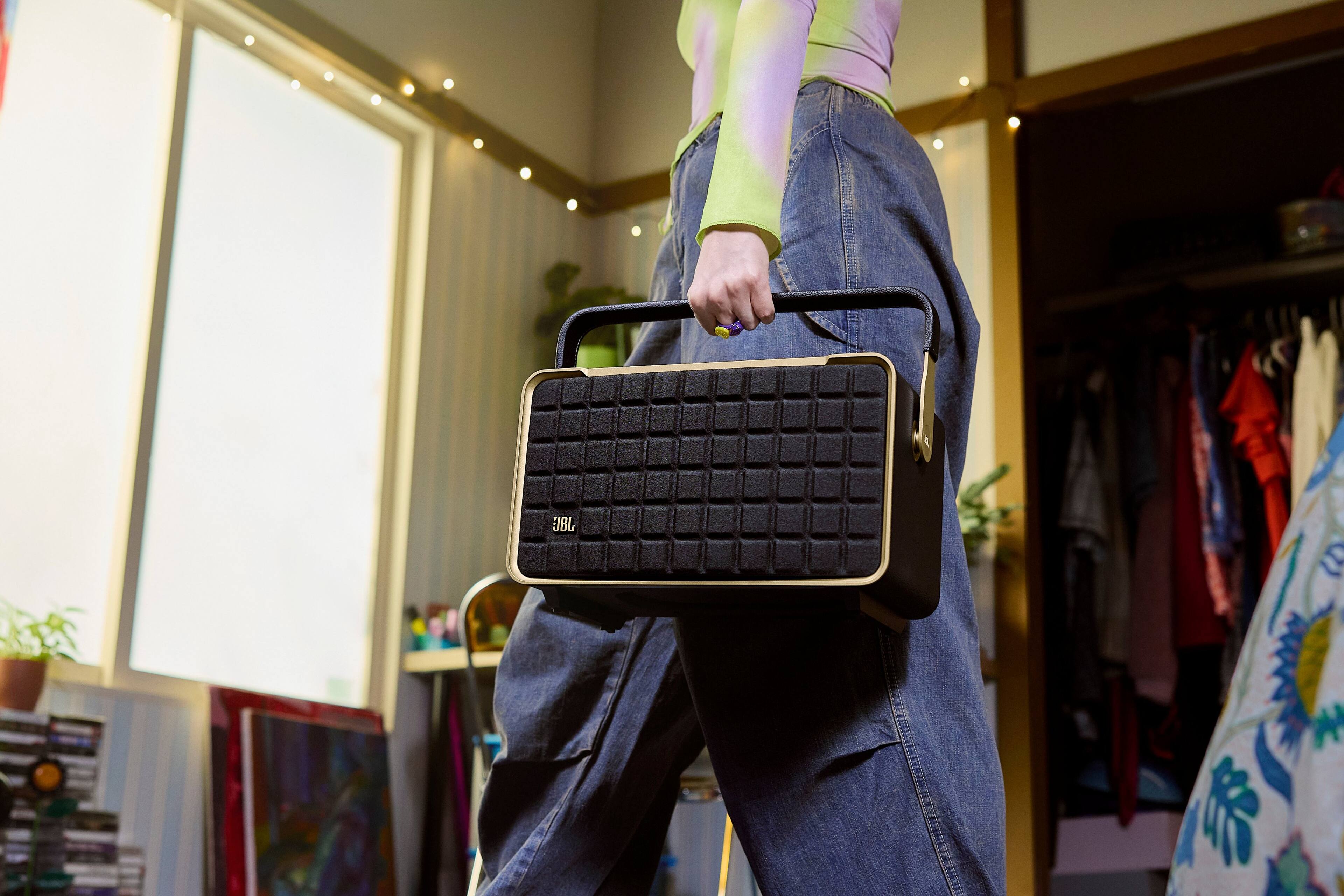 Alt View 26. JBL - Authentics 300 Smart Home Speaker - Black.