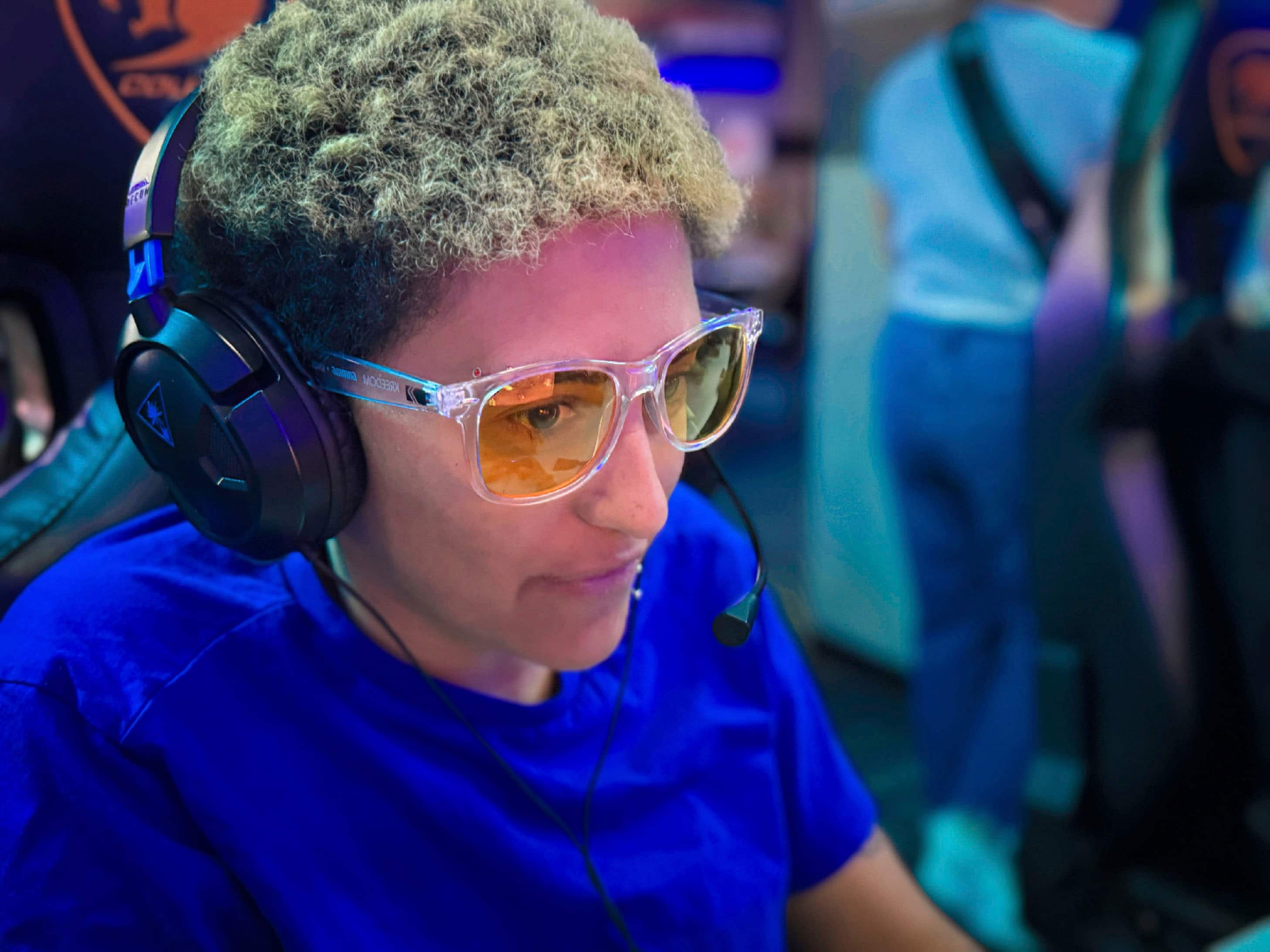 Alt View 13. Kreedom - Knox Gaming Glasses with Microfiber Case - Gloss Crystal Clear.